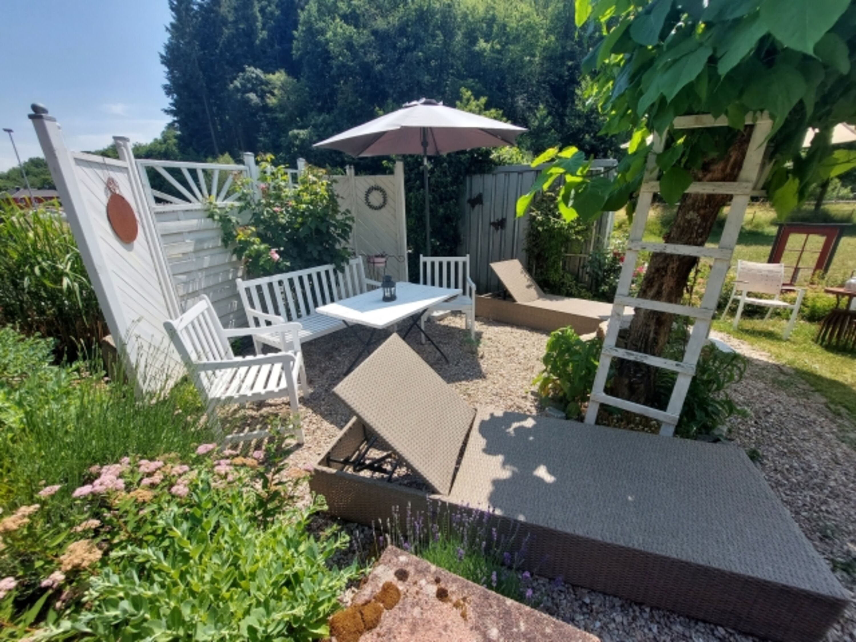 Geschütztes Plätzchen im Garten