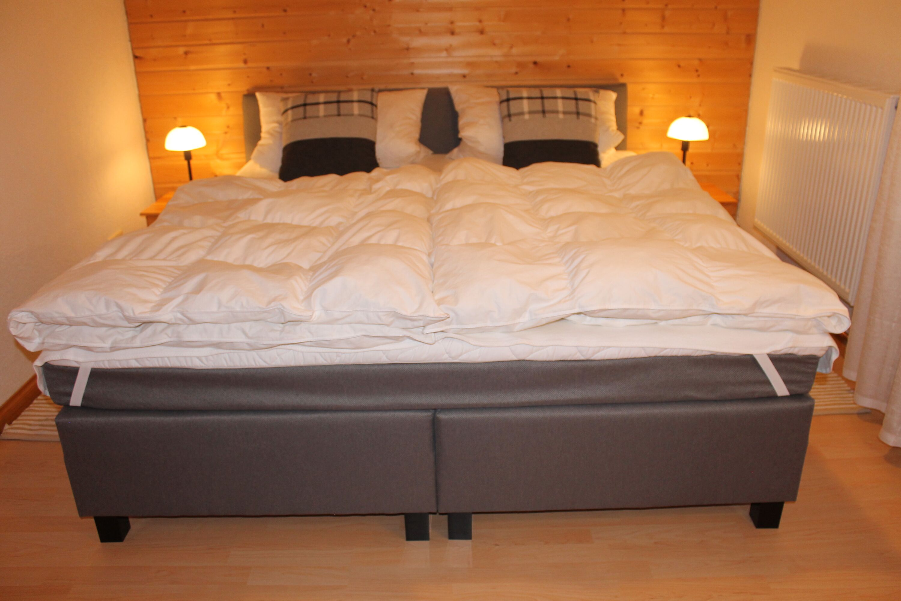 Schlafzimmer 1