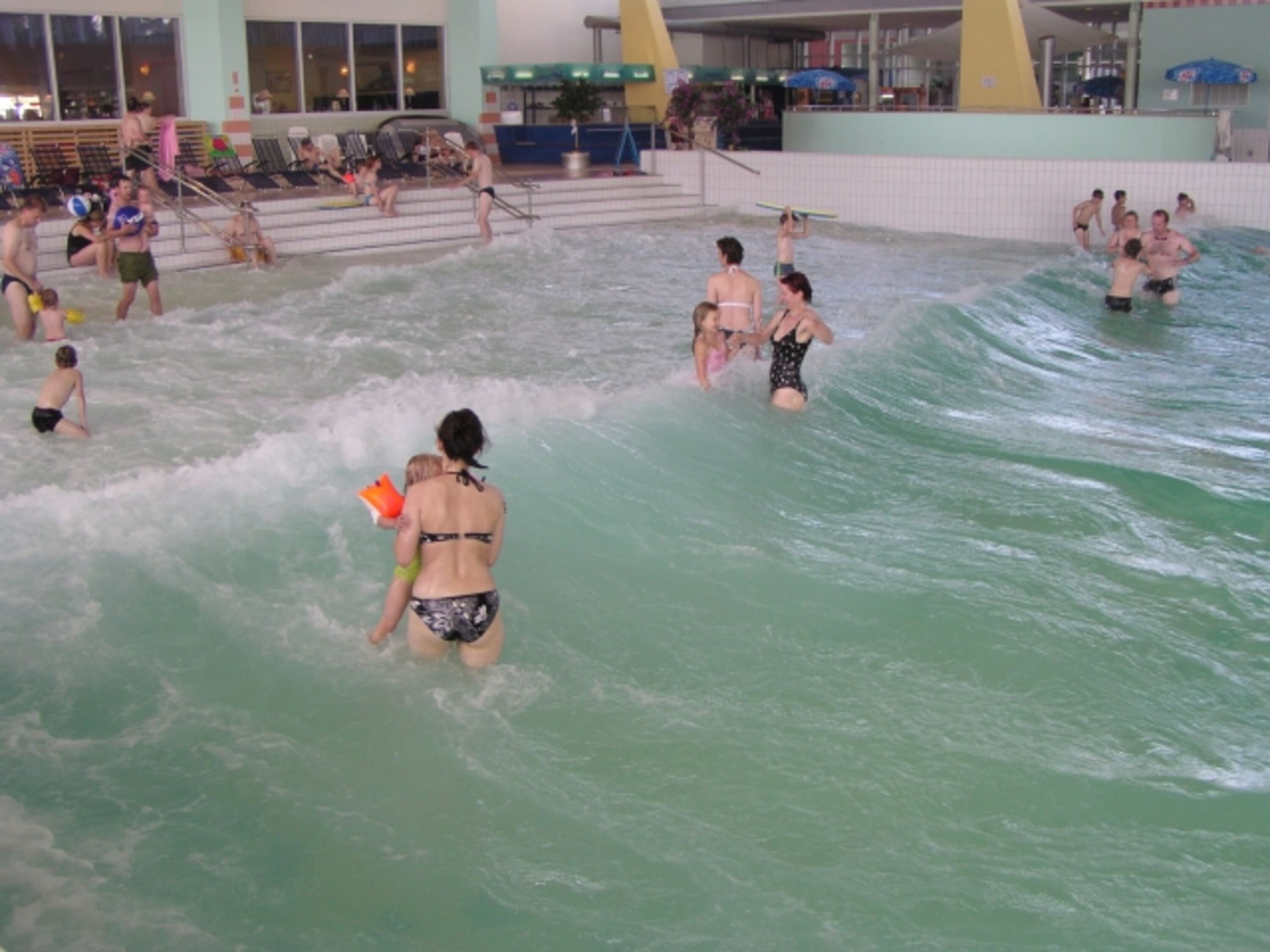 Das Erlebnis-, Thermal- und Wellenbad Ahoi mit prämierter 5-Sterne-Saunalandschaft (bei Buchung unserer Wellness-Pakete tlw. kostenfreier Eintritt)