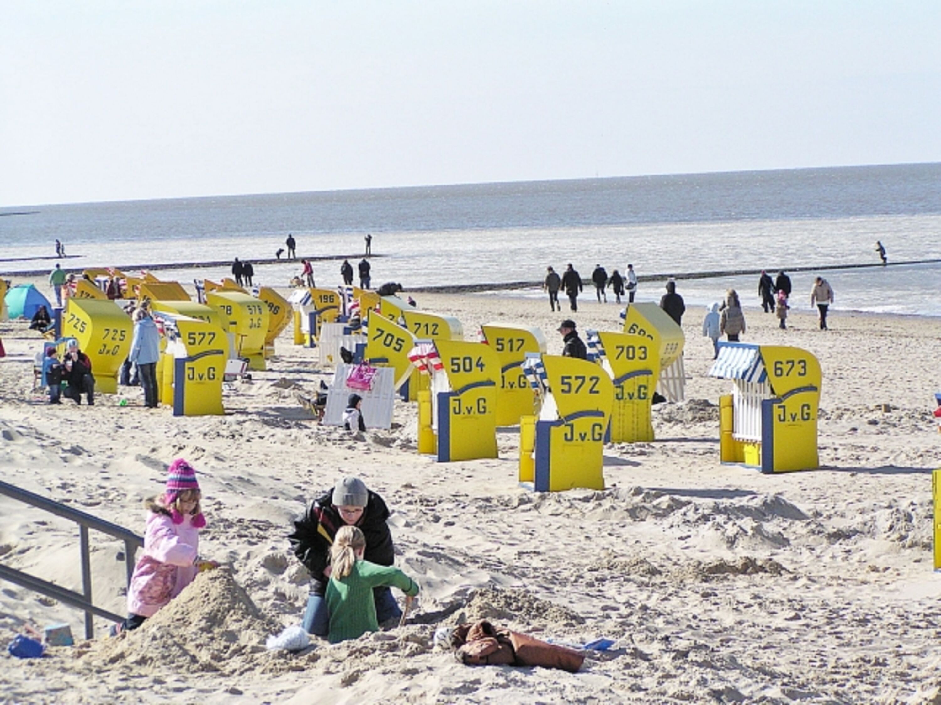 Auch im Herbst und Winter schön: der lange, feinsandige Duhner Nordseestrand
