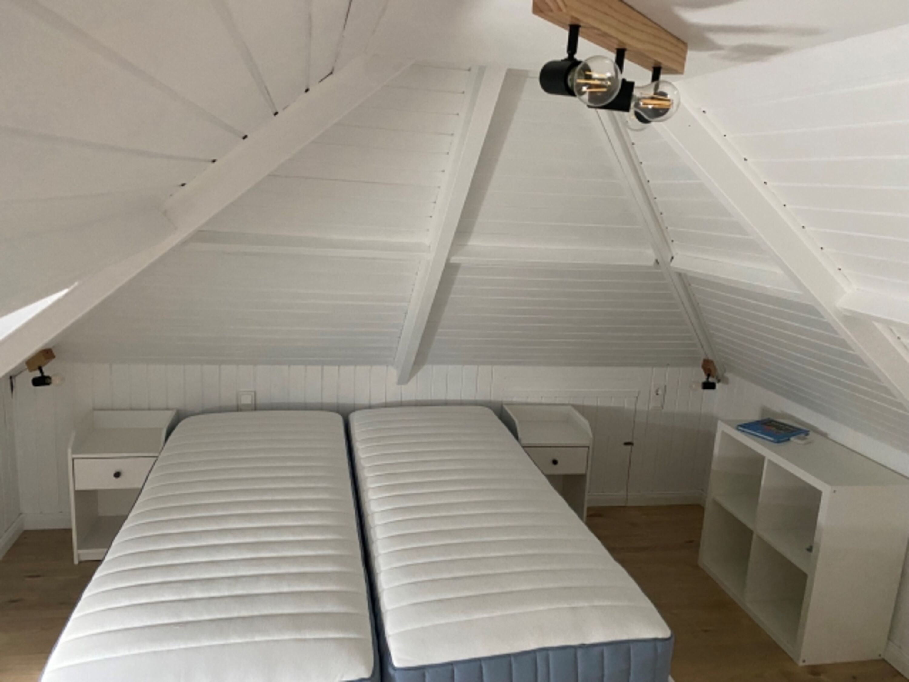 Zimmer im Dachgeschoss Doppelbett 160 Breit 
