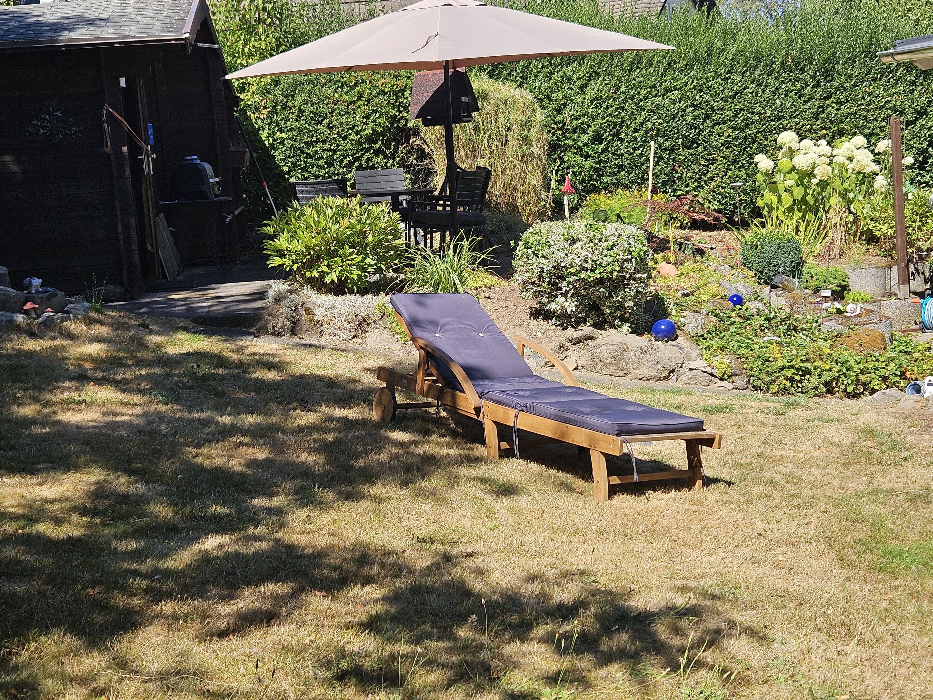 unser Gartenhaus mit Grillecke
