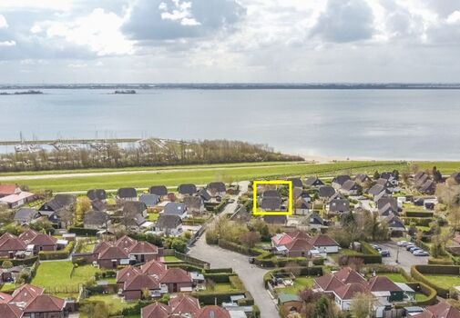 Blick aus der Luft vom Haus zum Strand/Wasser