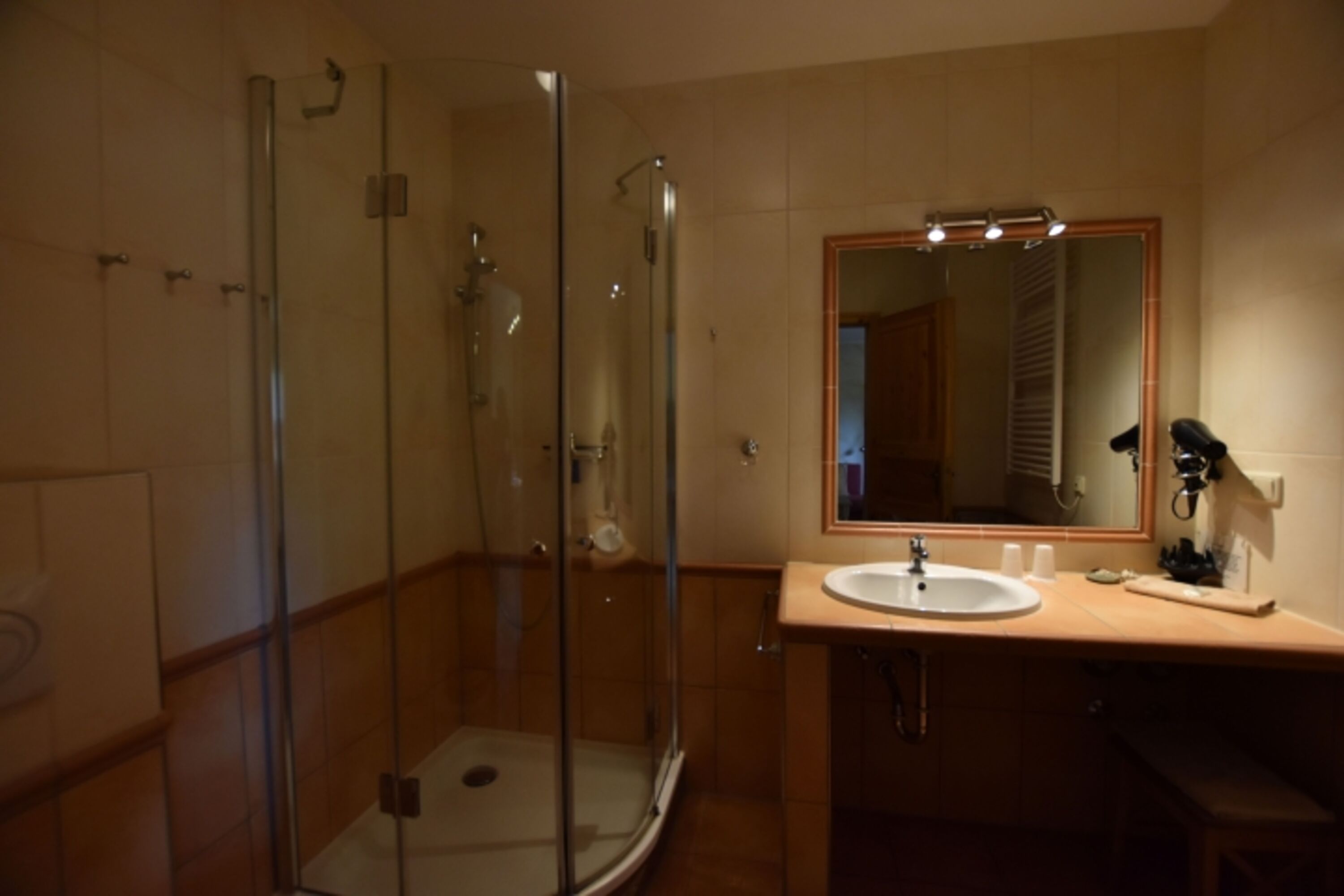 Bad mit Dusche
