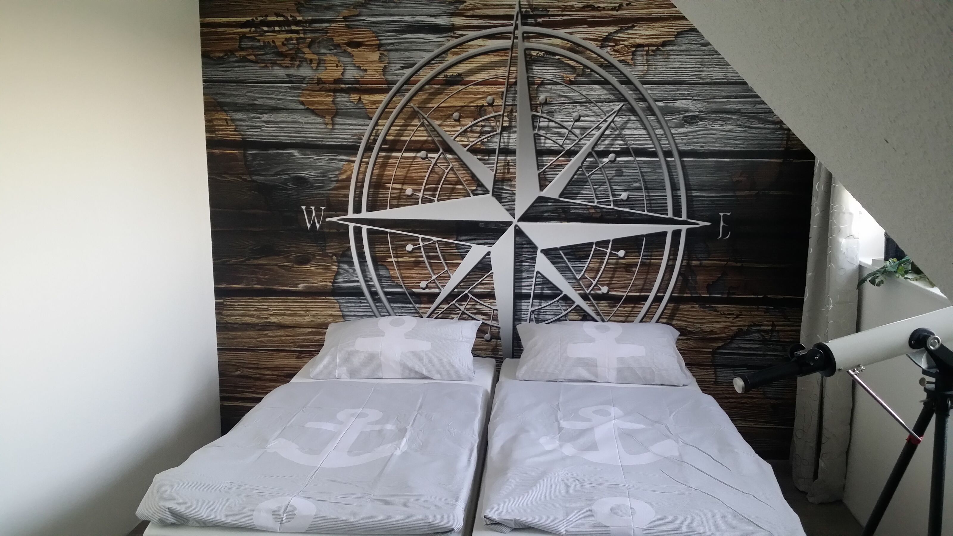 Schlafzimmer 1 Einzelbetten zum Doppelbett gestellt