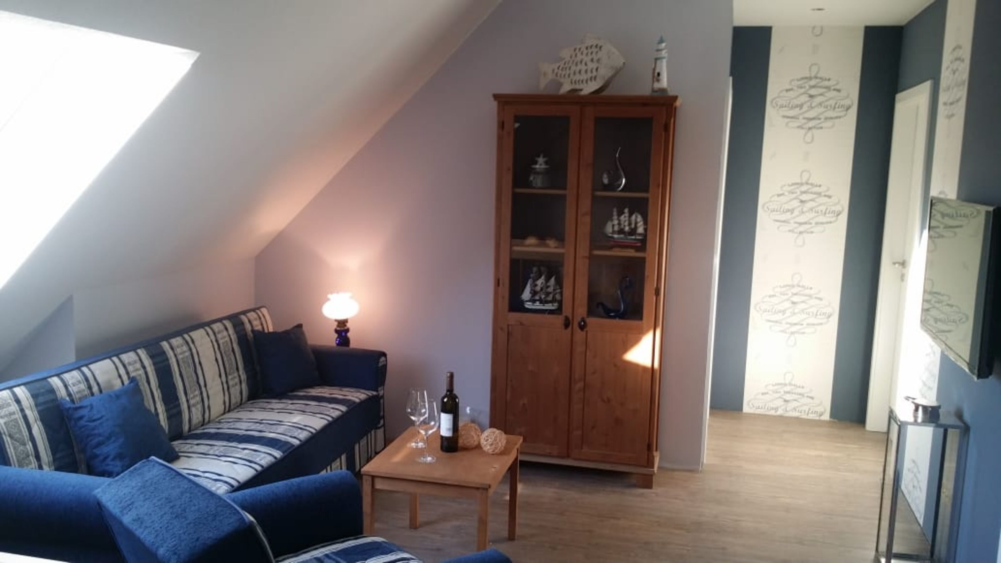 gemütliche Sofa TV Ecke im OG