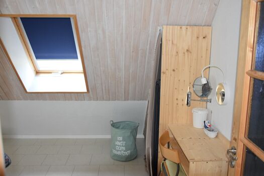 Schlafzimmer mit Schminktisch
