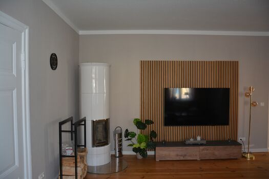 Wohnzimmer mit Kamin