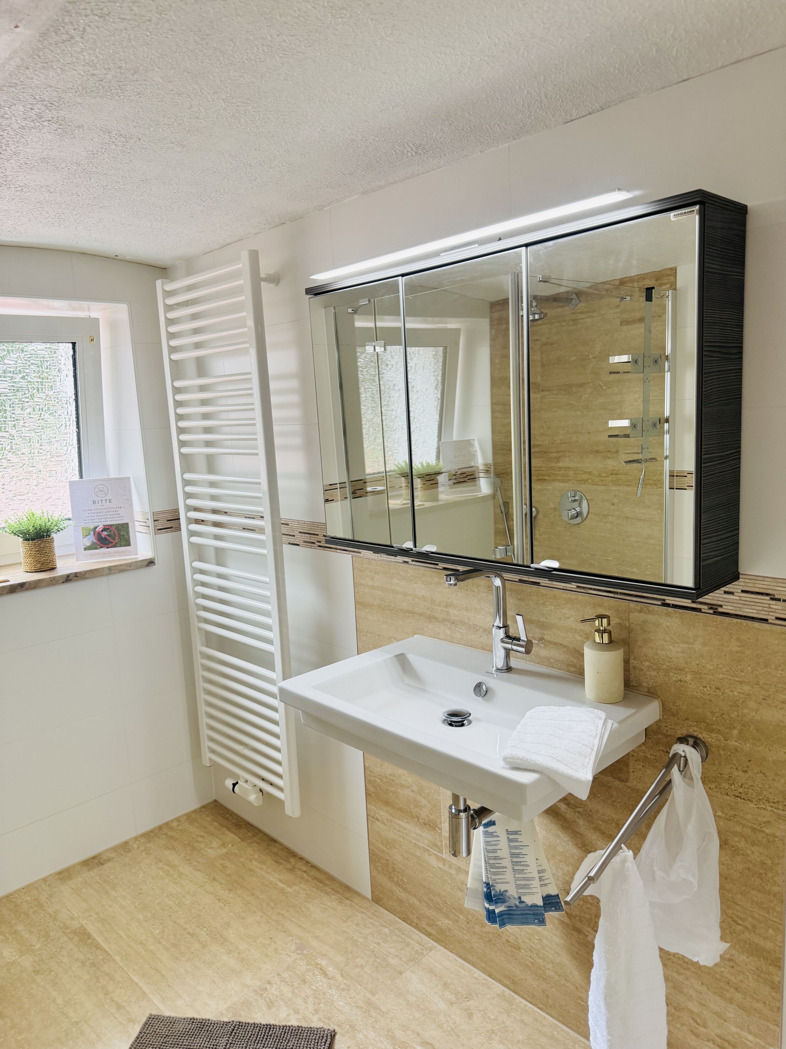 2. Badezimmer (direkt am 2. Schlafzimmer)