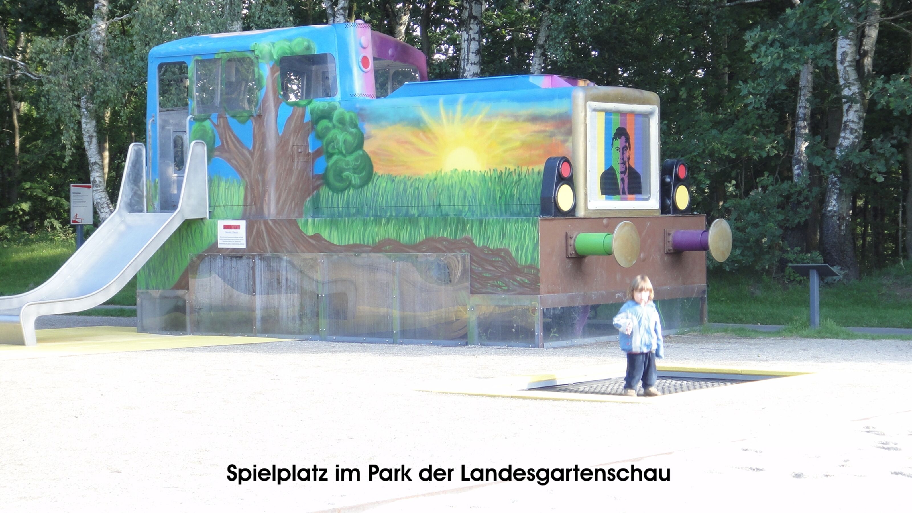 Spielplatz mit Lok