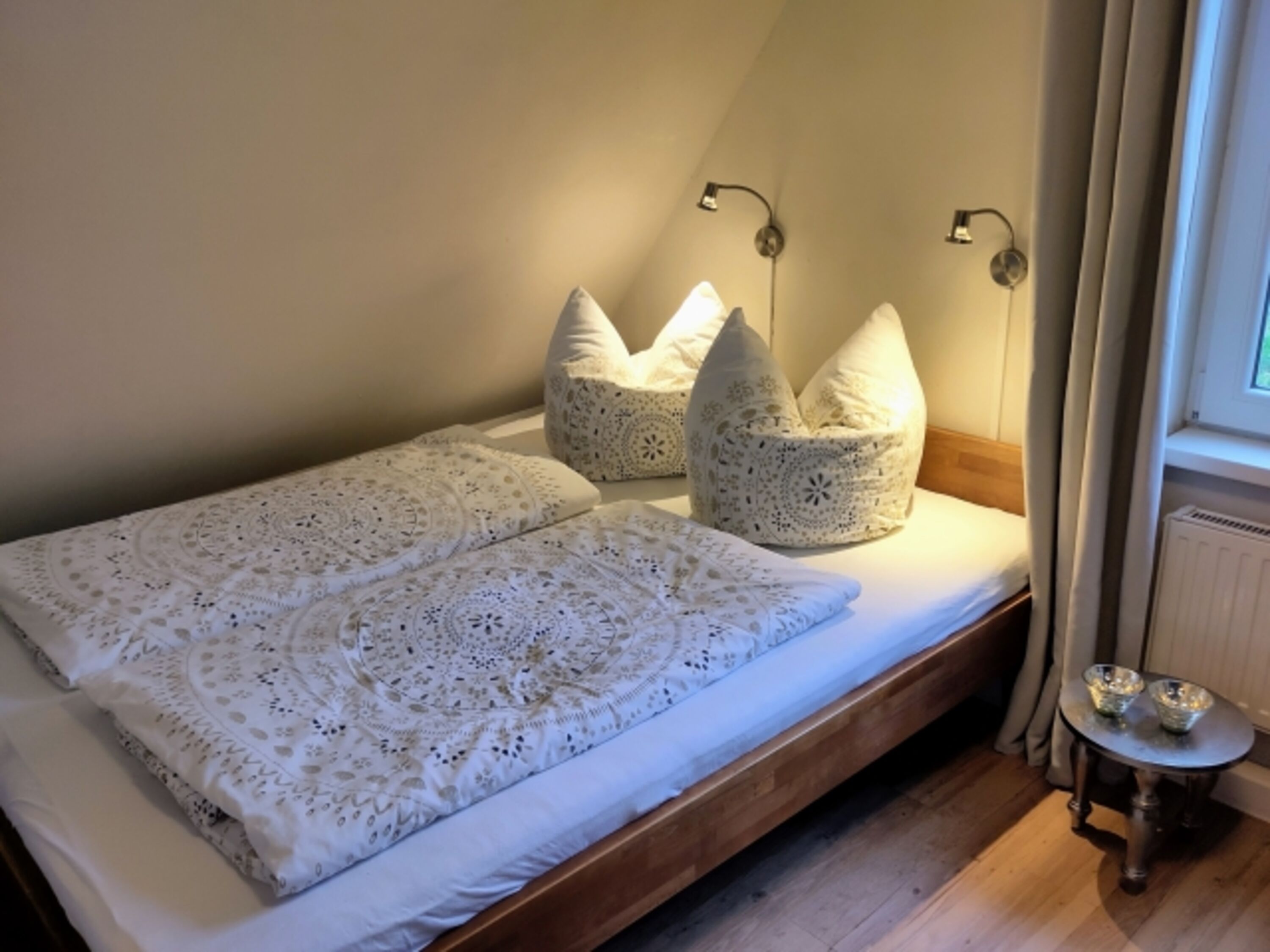 erstes Schlafzimmer