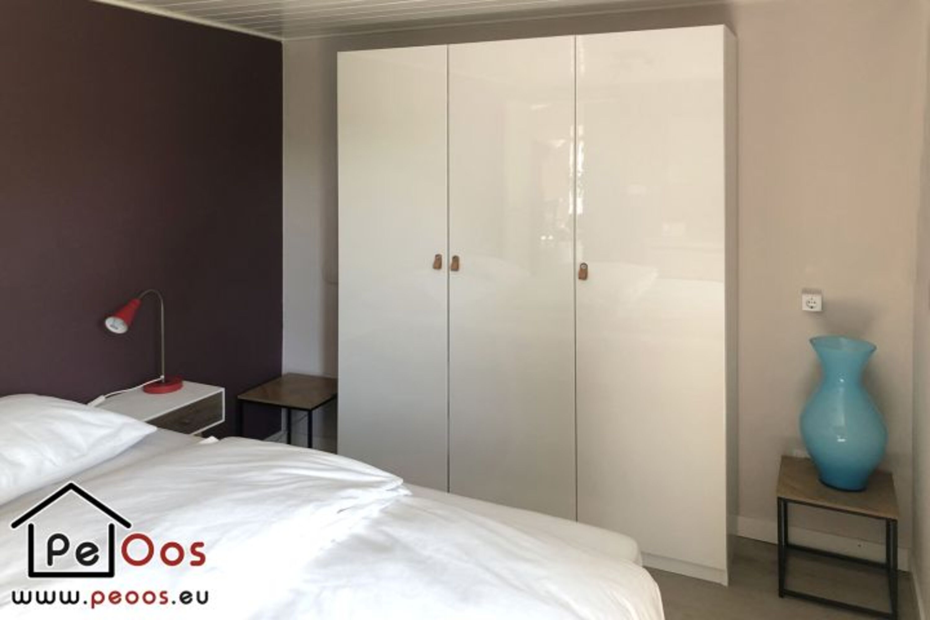 Schlafzimmer mit Blick nach draußen