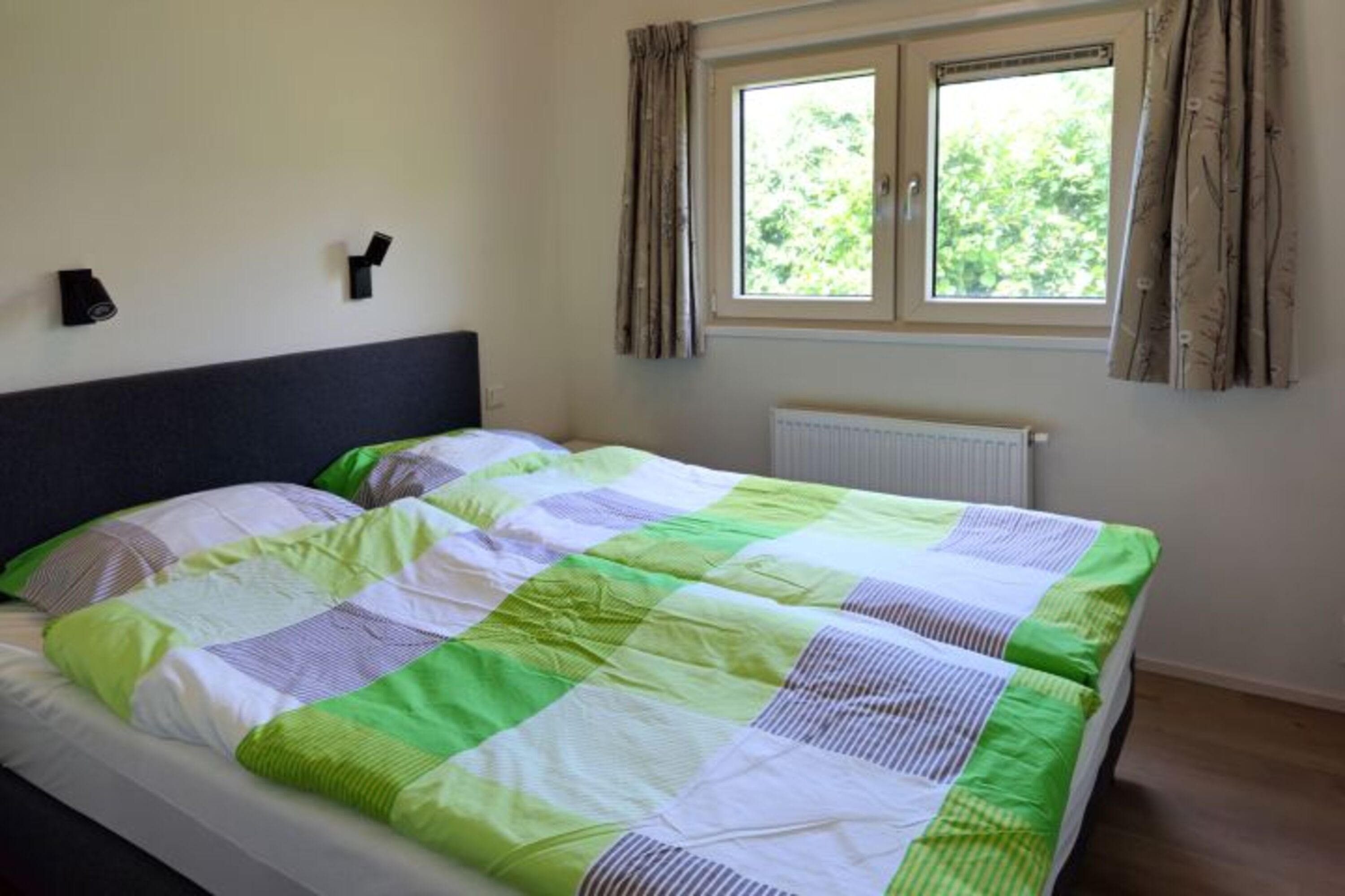 2. Schlafzimmer mit Doppelbet