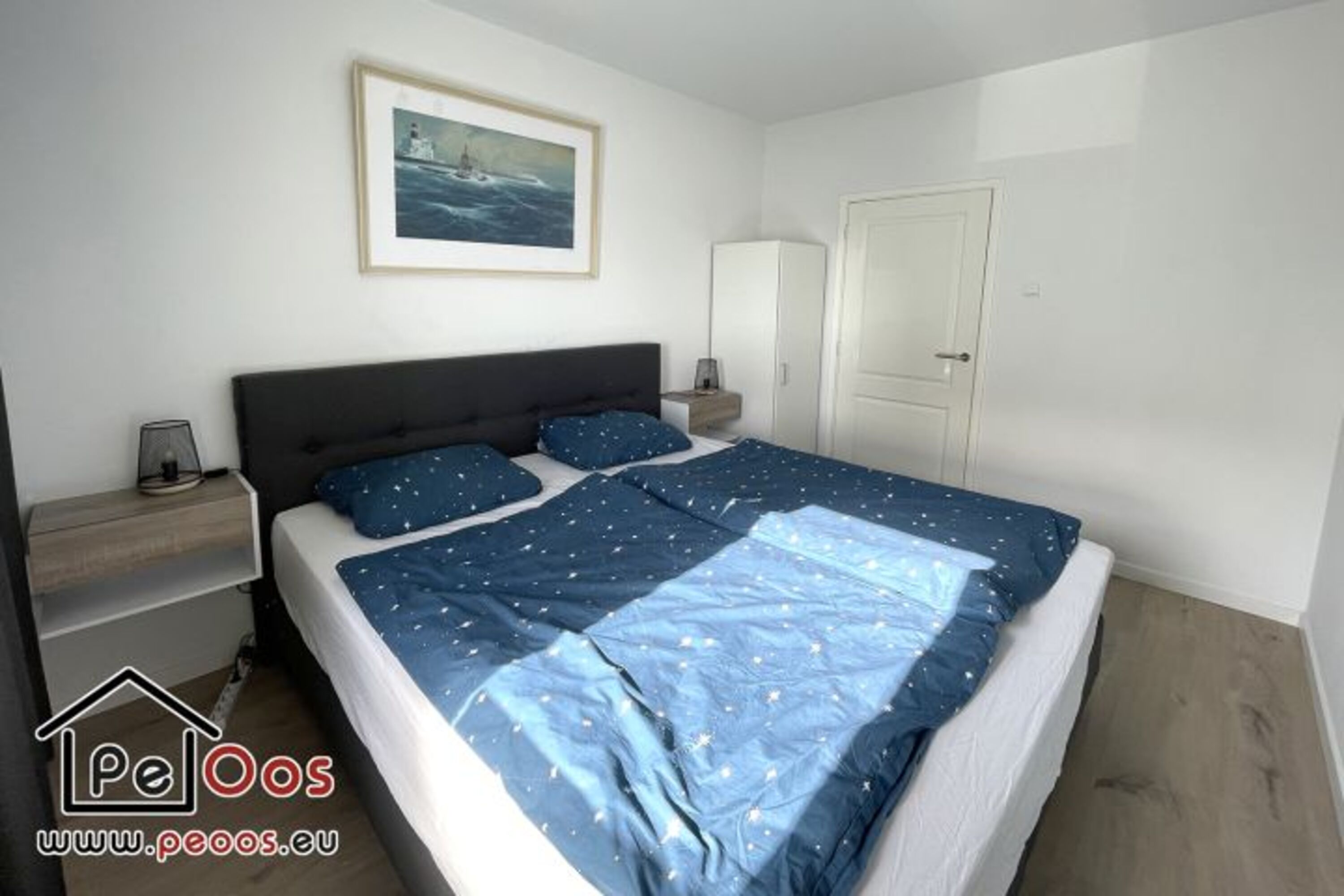 Schlafzimmer mit Doppelbett