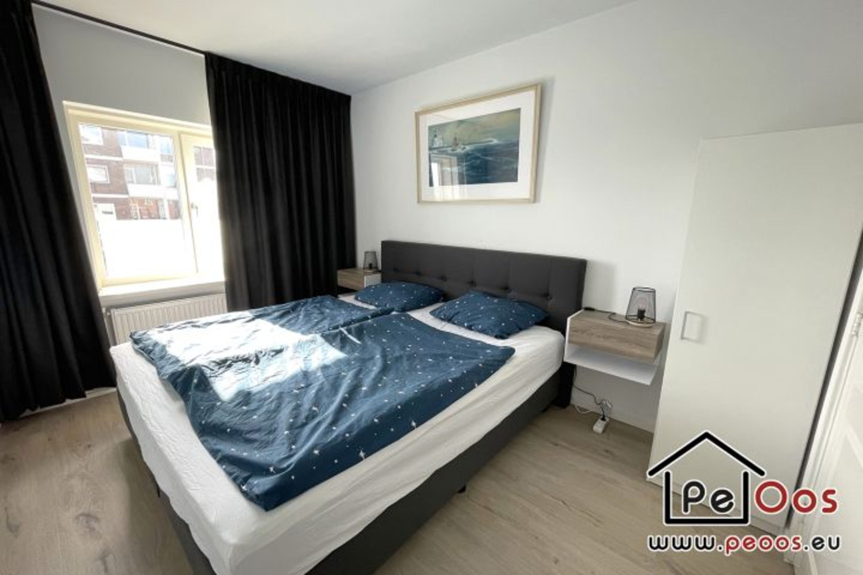 Schlafzimmer mit Kleiderschrank