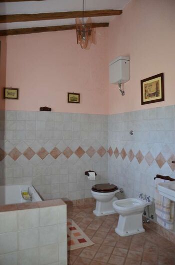  Das Badezimmer im Erdgeschoss