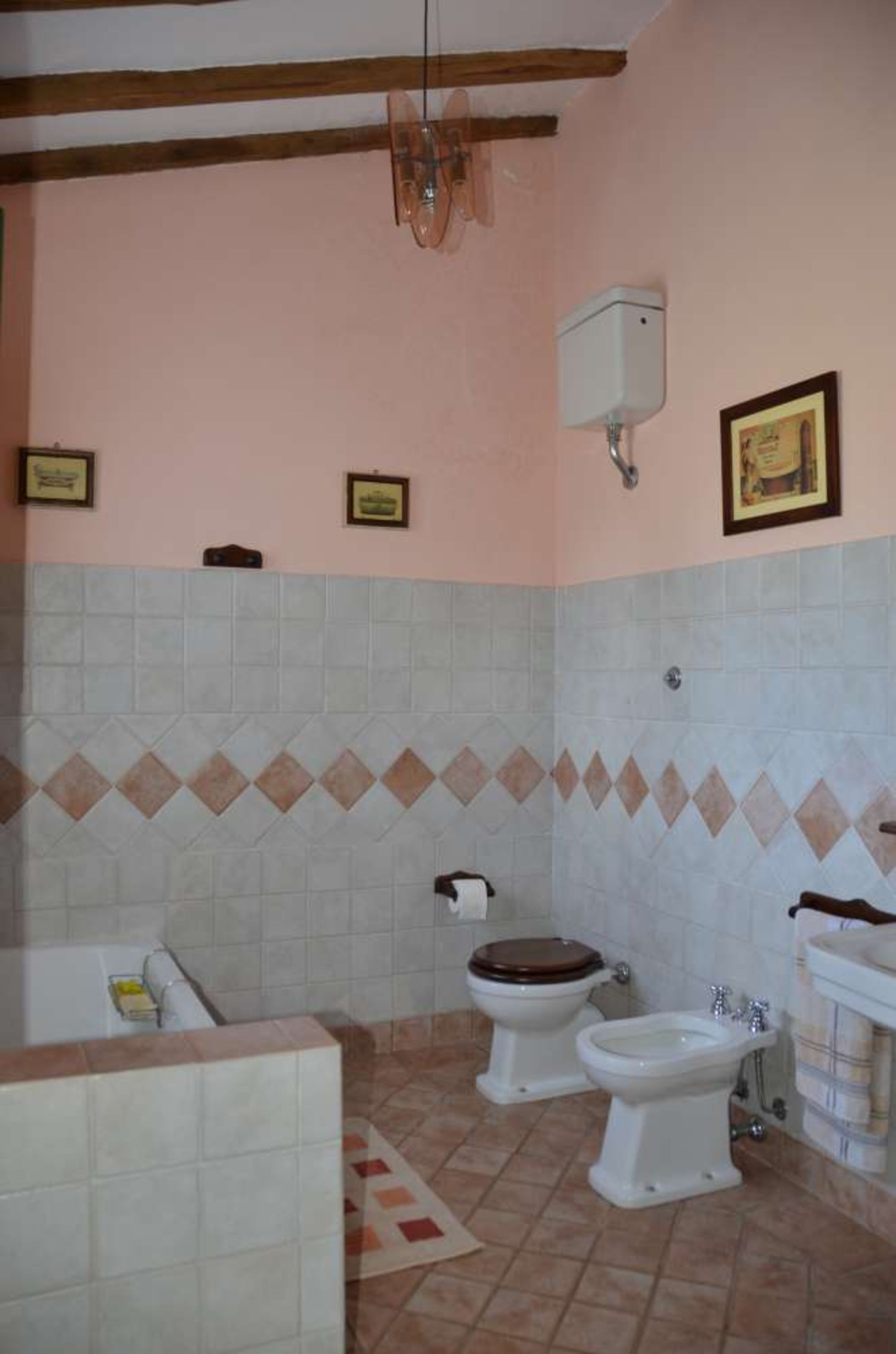  Das Badezimmer im Erdgeschoss