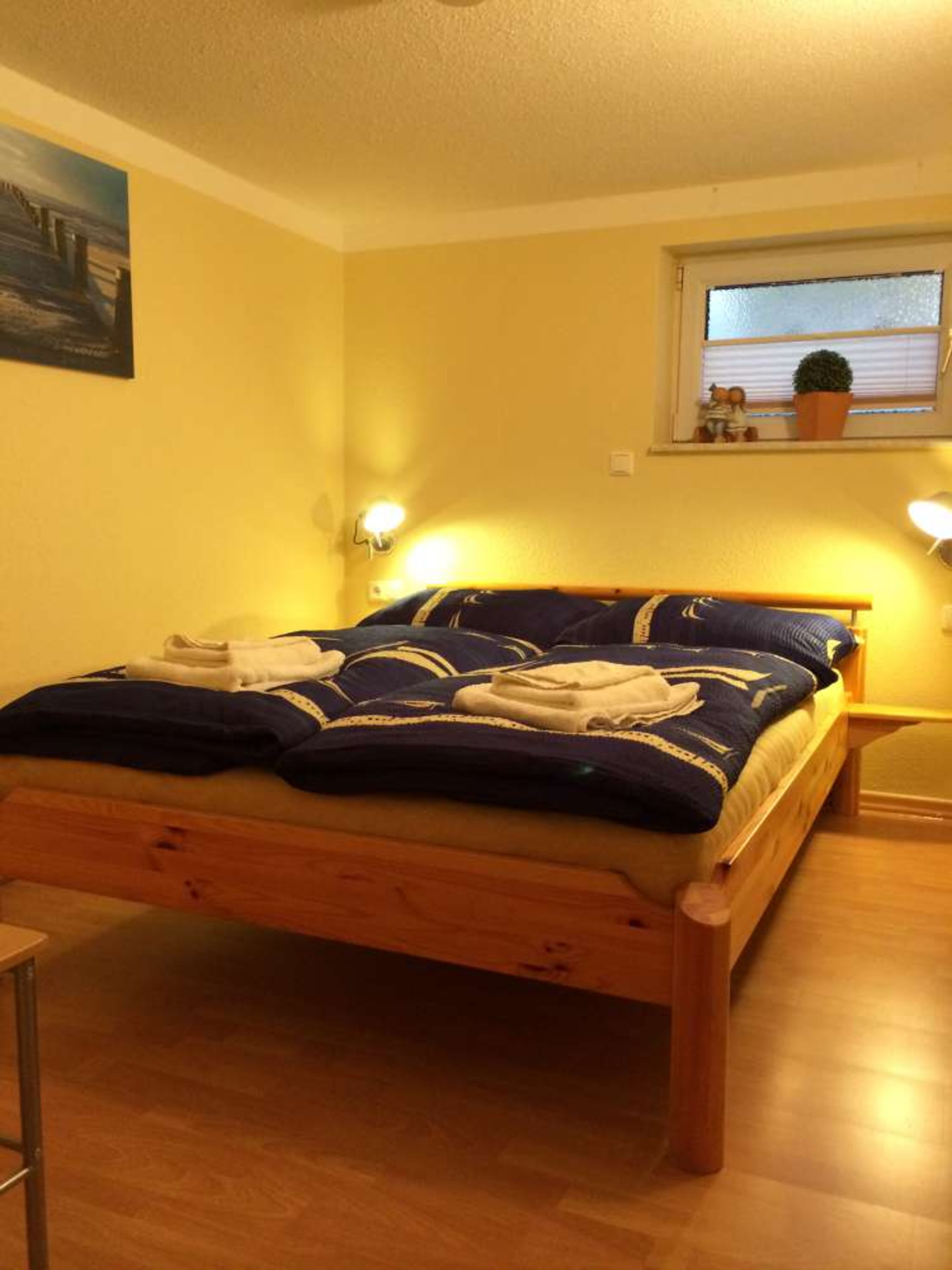 Schlafzimmer 1