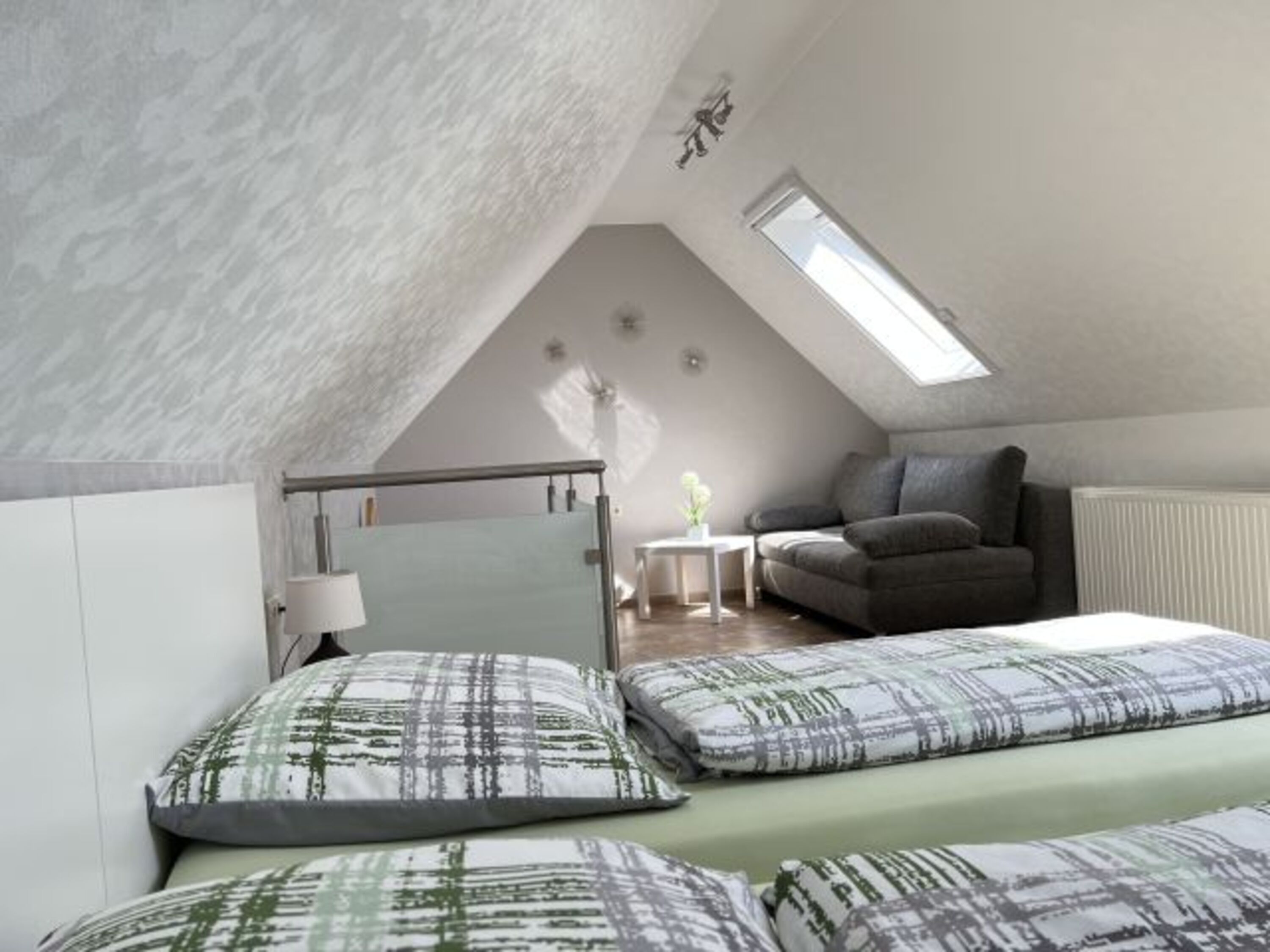 Wohn- und Schlafzimmer