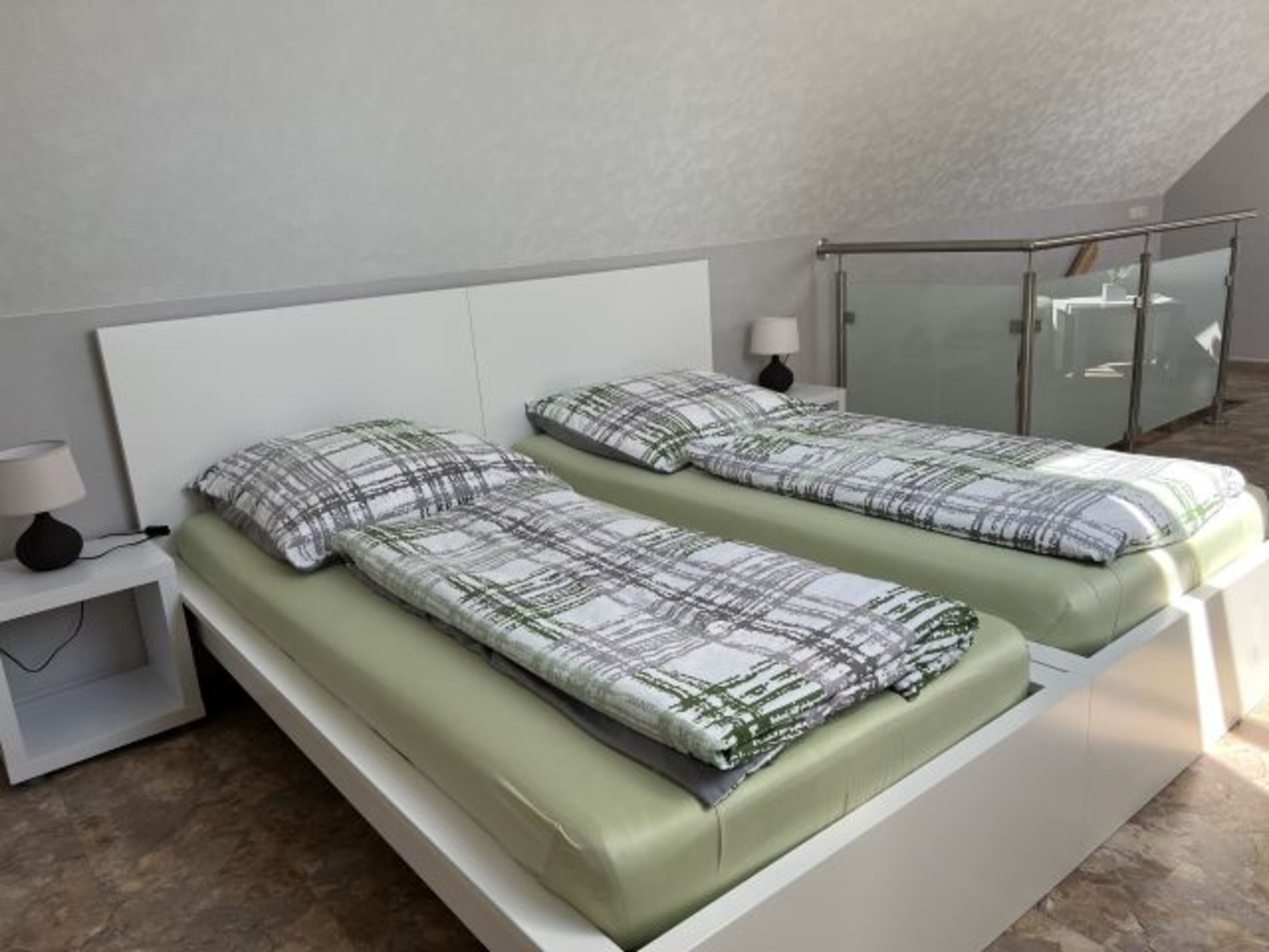 Wohn- und Schlafzimmer