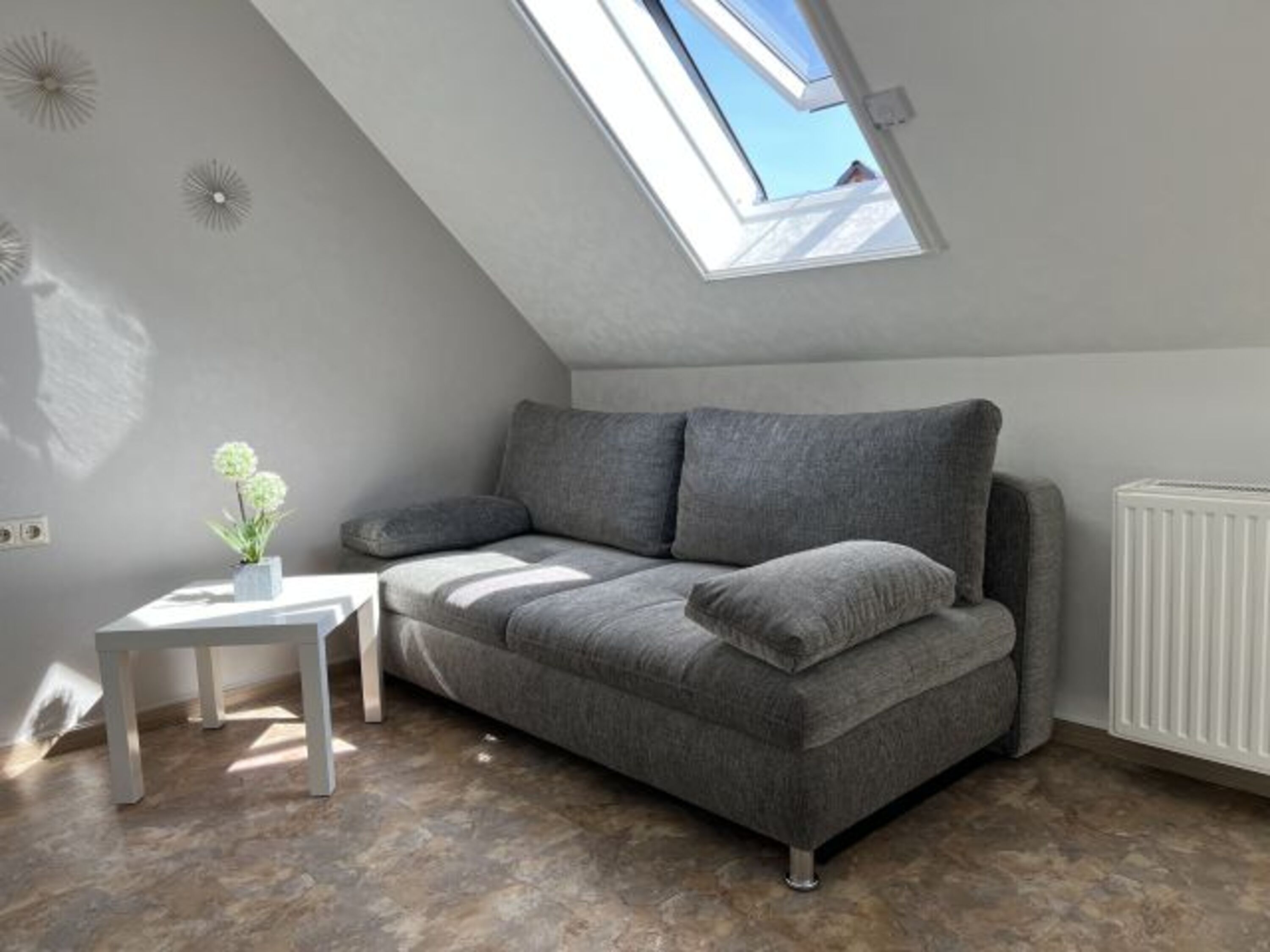 Wohn- und Schlafzimmer