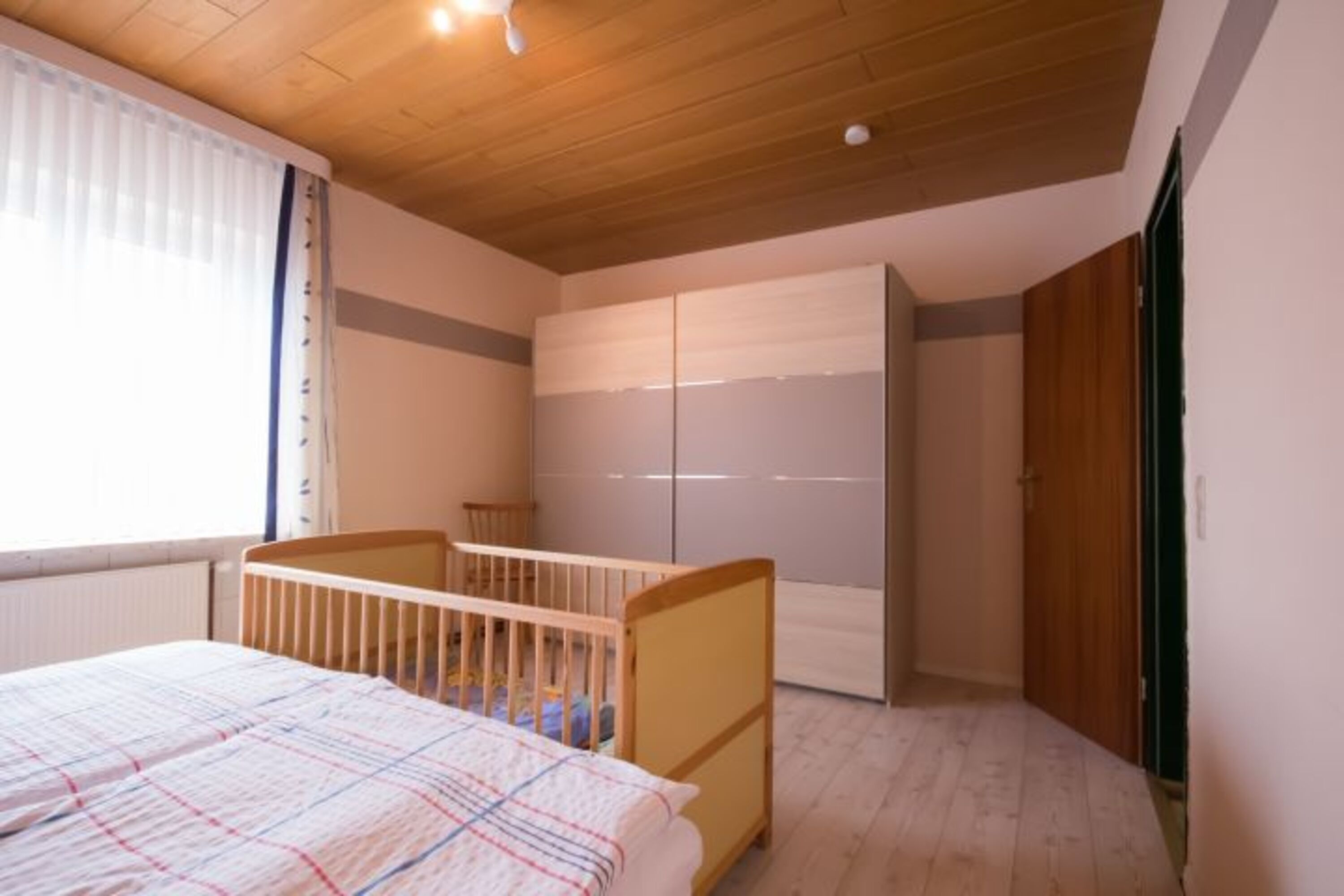 Schlafzimmer 1