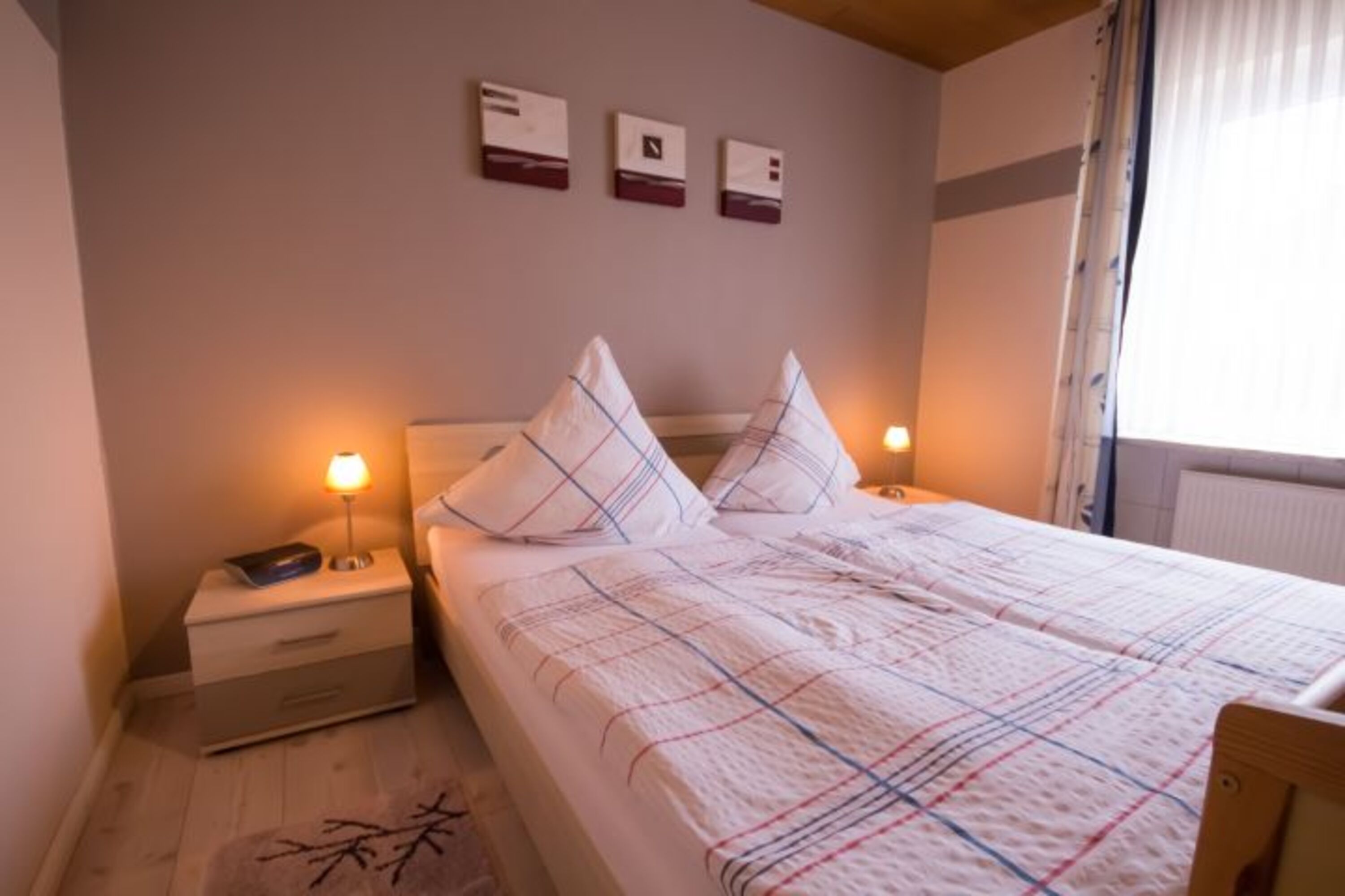Schlafzimmer 1