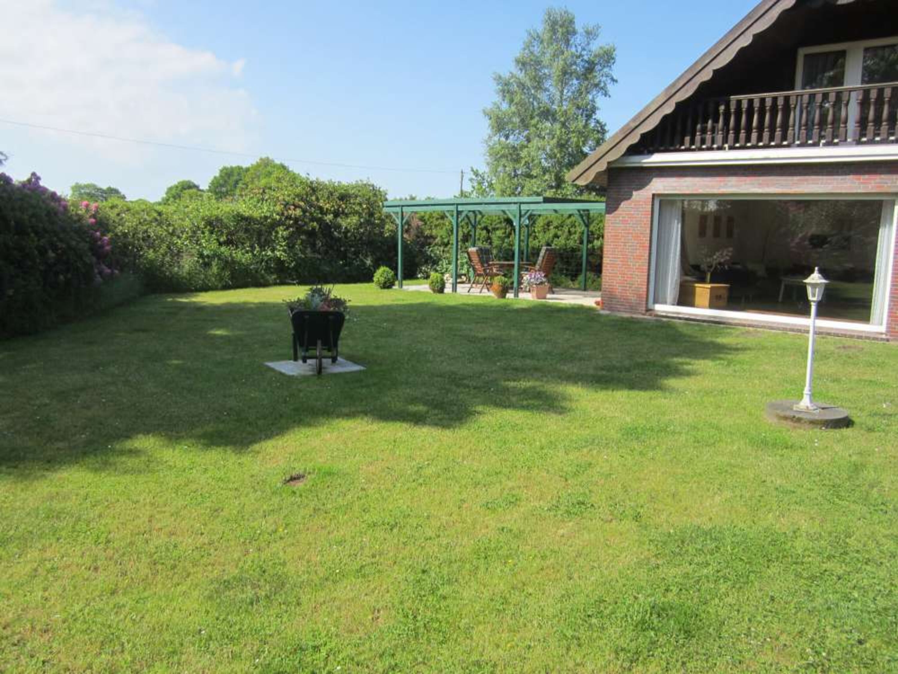 Garten mit Terrasse
