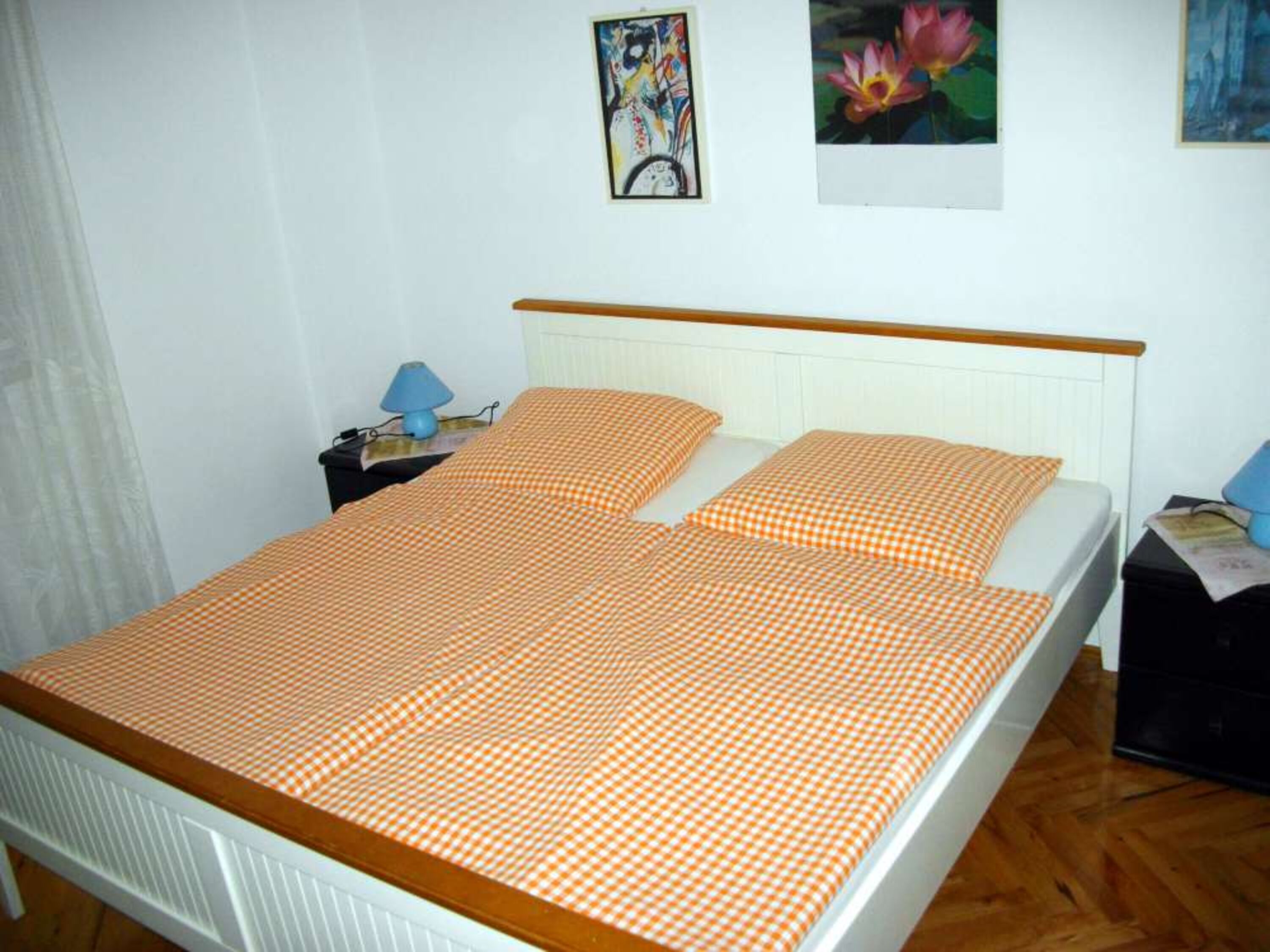 Schlafzimmer 1