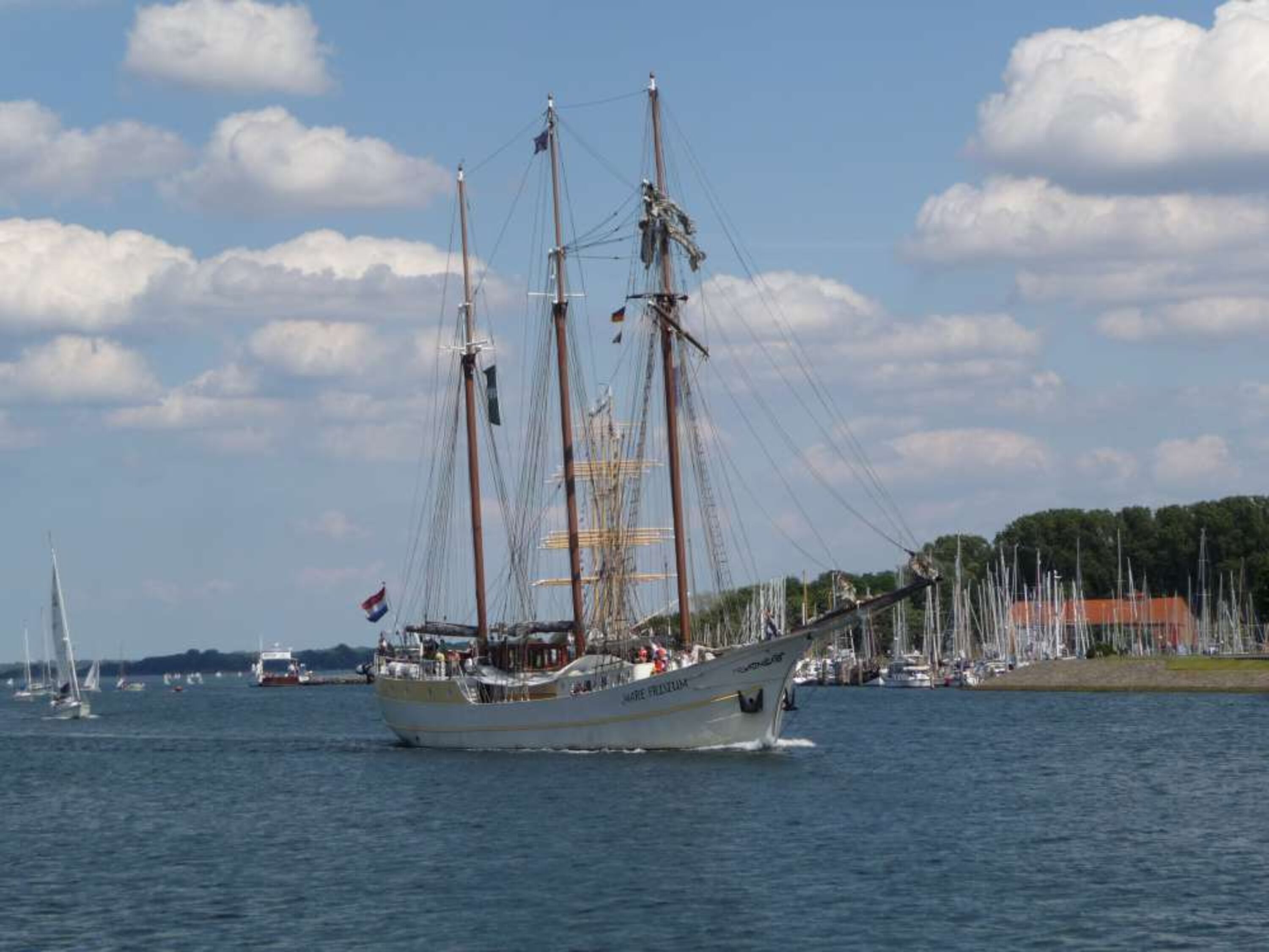 auf der Travepromenadegibt es ständig etwas zu sehen