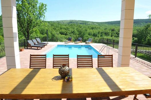 ALLEINSTEHENDES FERIENHAUS MIT POOL - VILLA TIJARA, KROATIEN