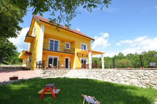ALLEINSTEHENDES FERIENHAUS MIT POOL - VILLA TIJARA, KROATIEN