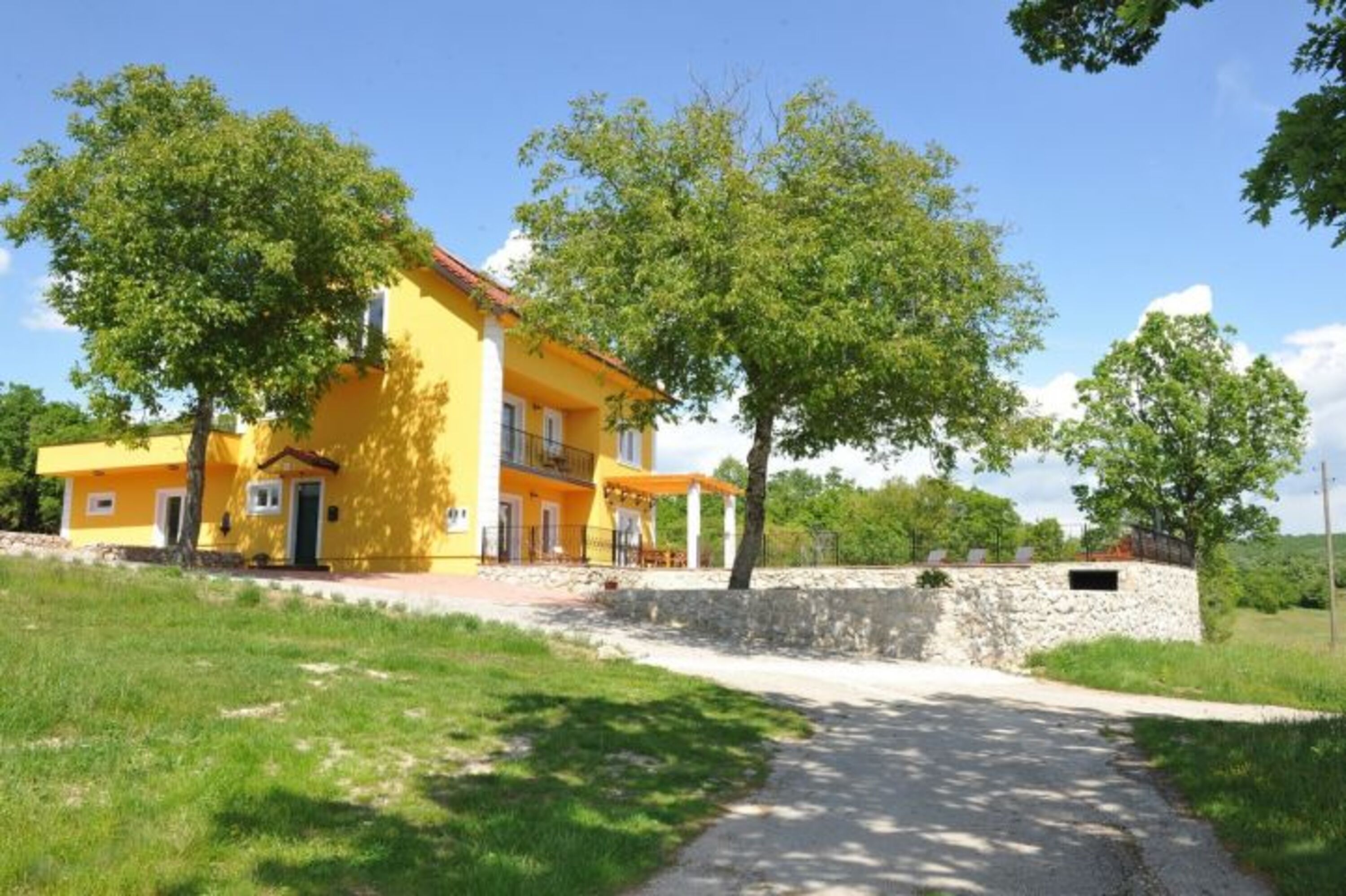 ALLEINSTEHENDES FERIENHAUS MIT POOL - VILLA TIJARA, KROATIEN