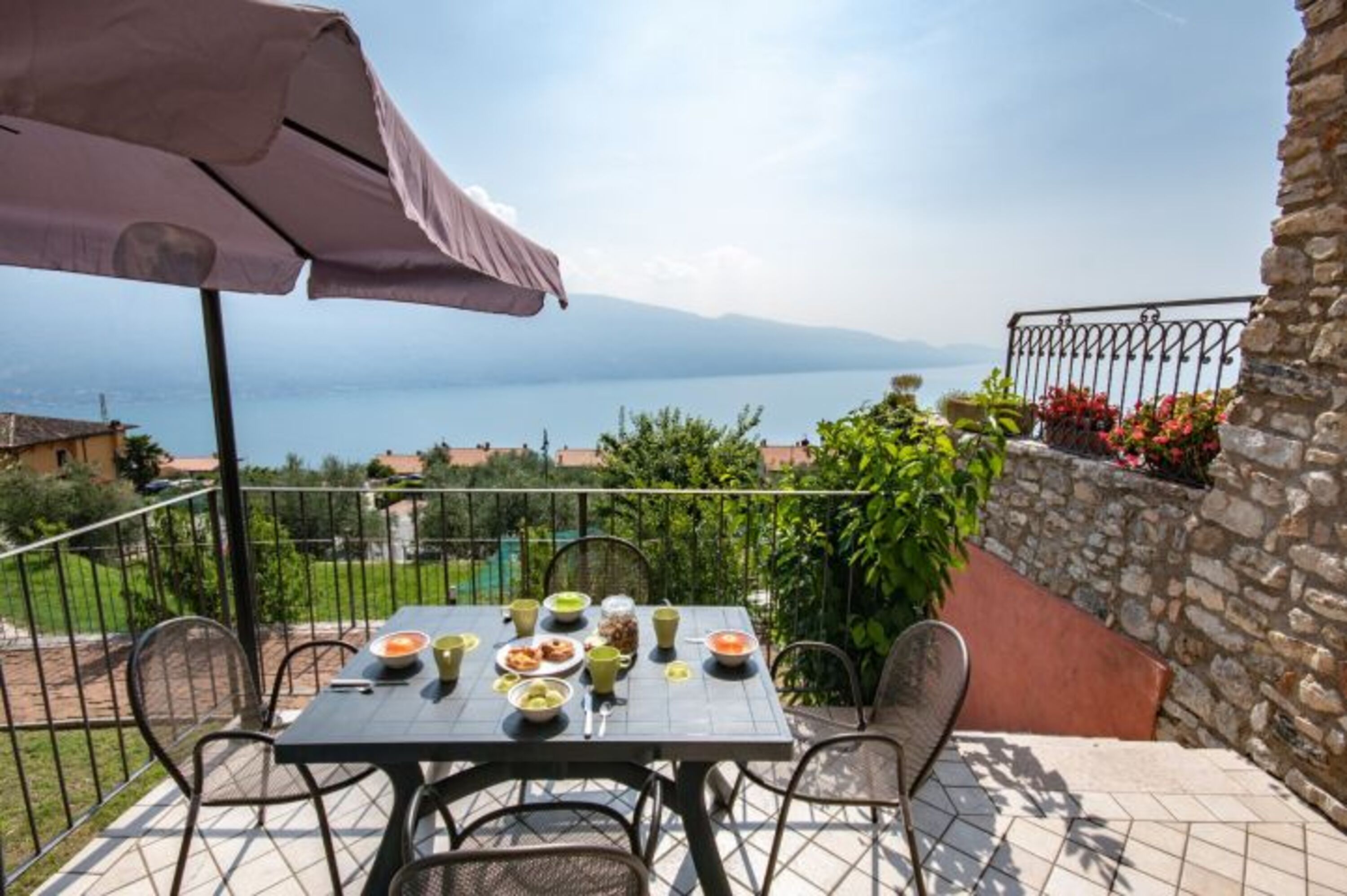 Balkon mit Seeblick