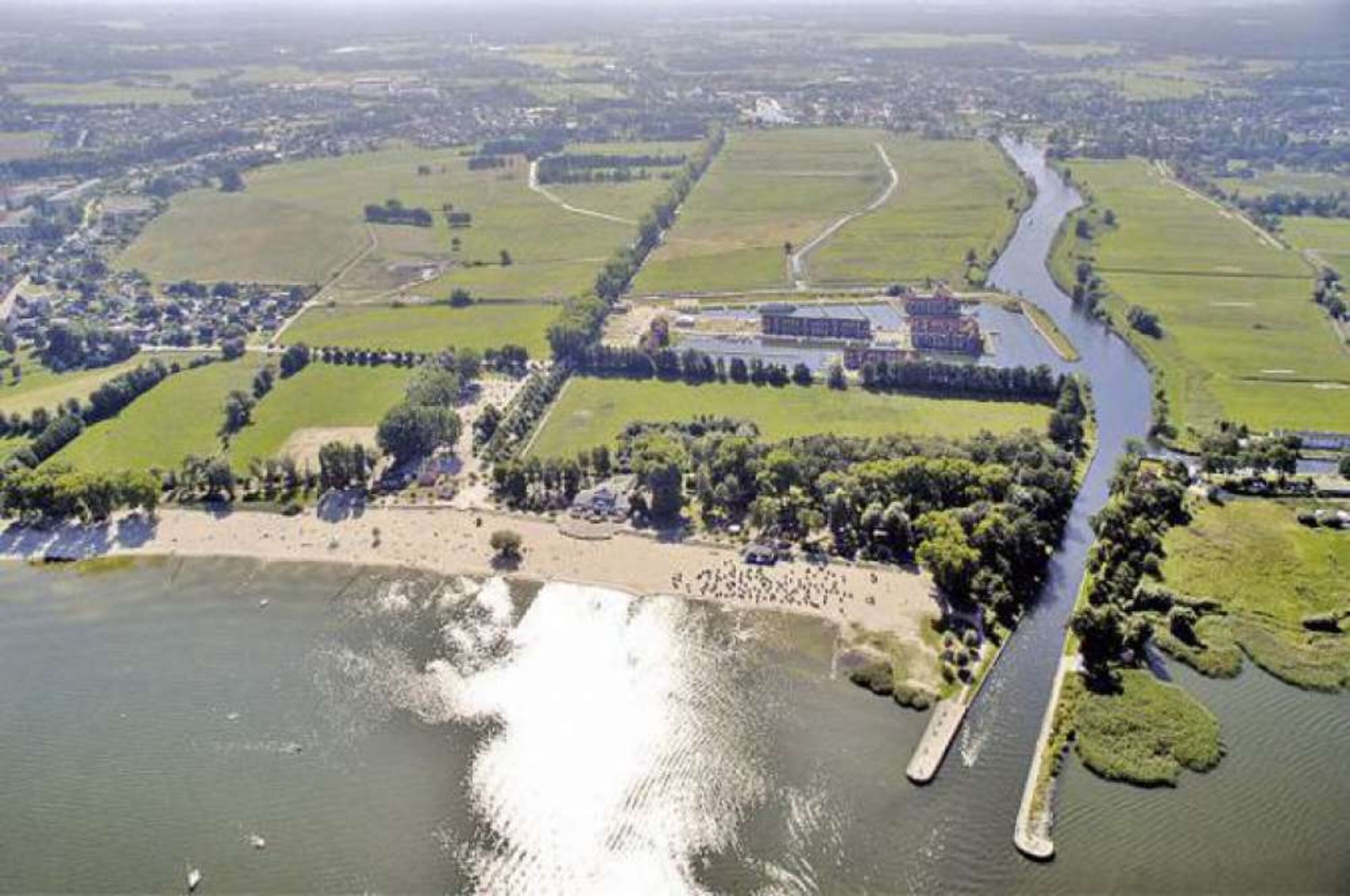 Überblick Strand und Marina