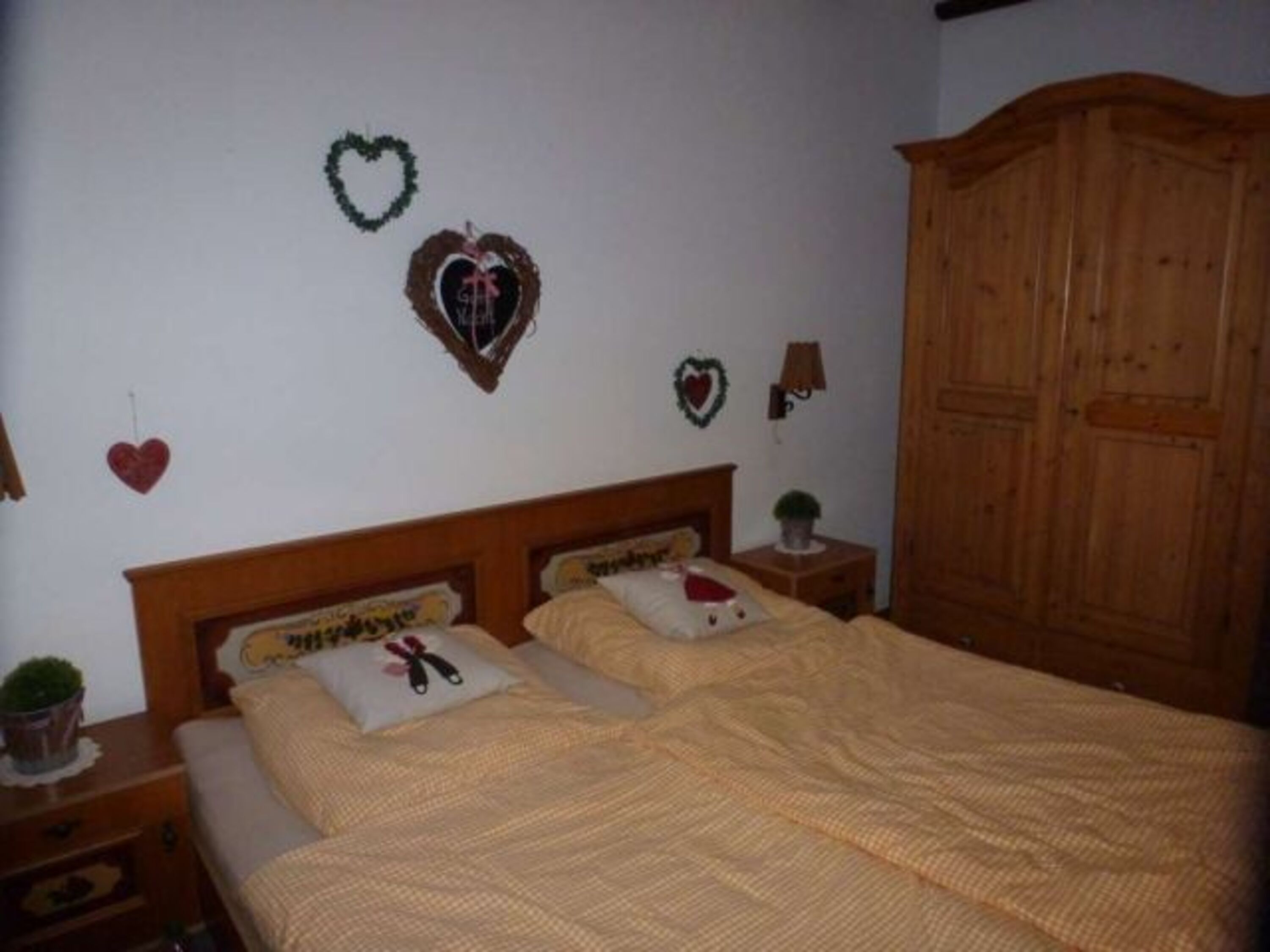 Schlafzimmer Untergeschoss Doppelbett