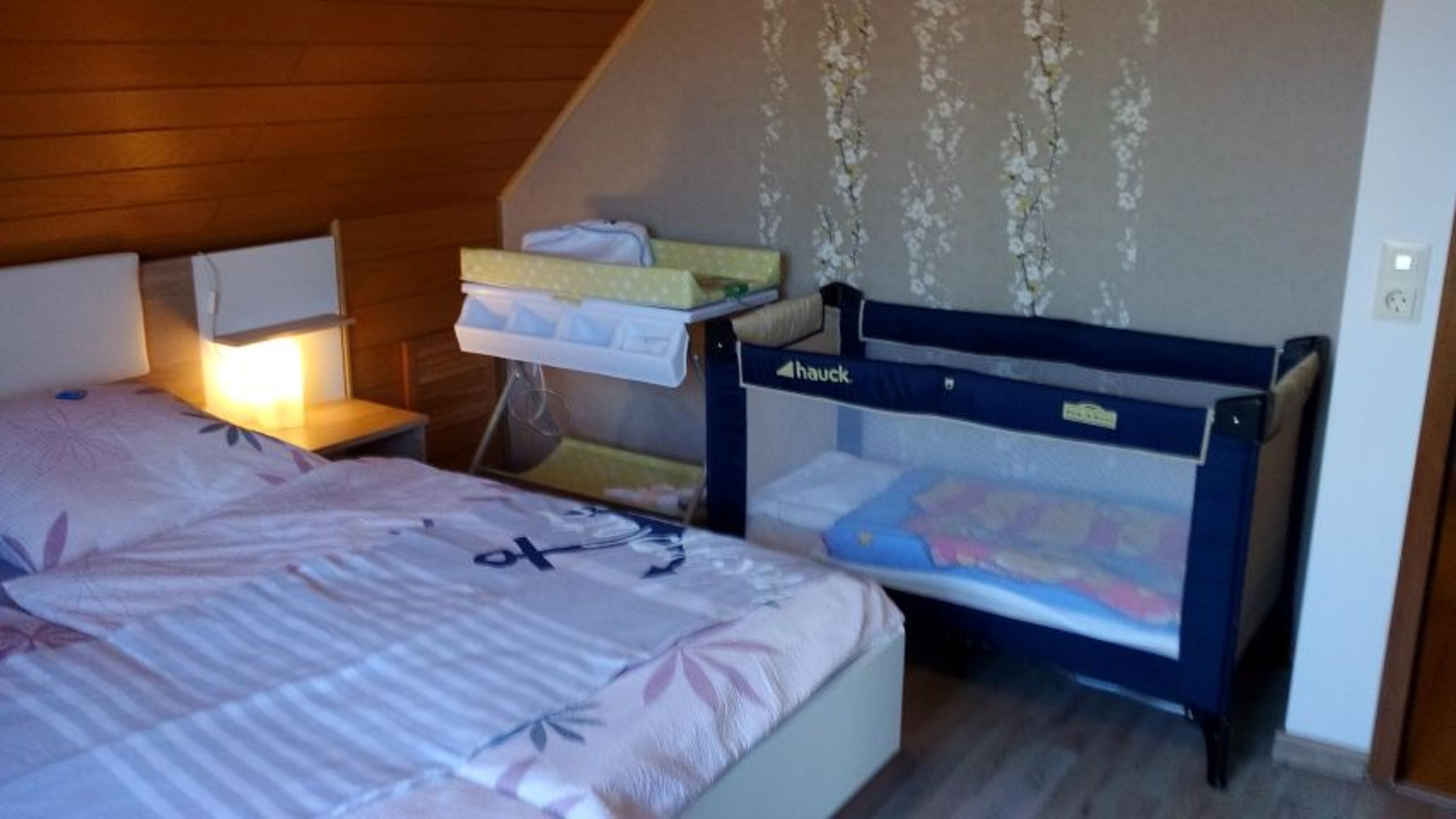 Mit Baby Reisebett