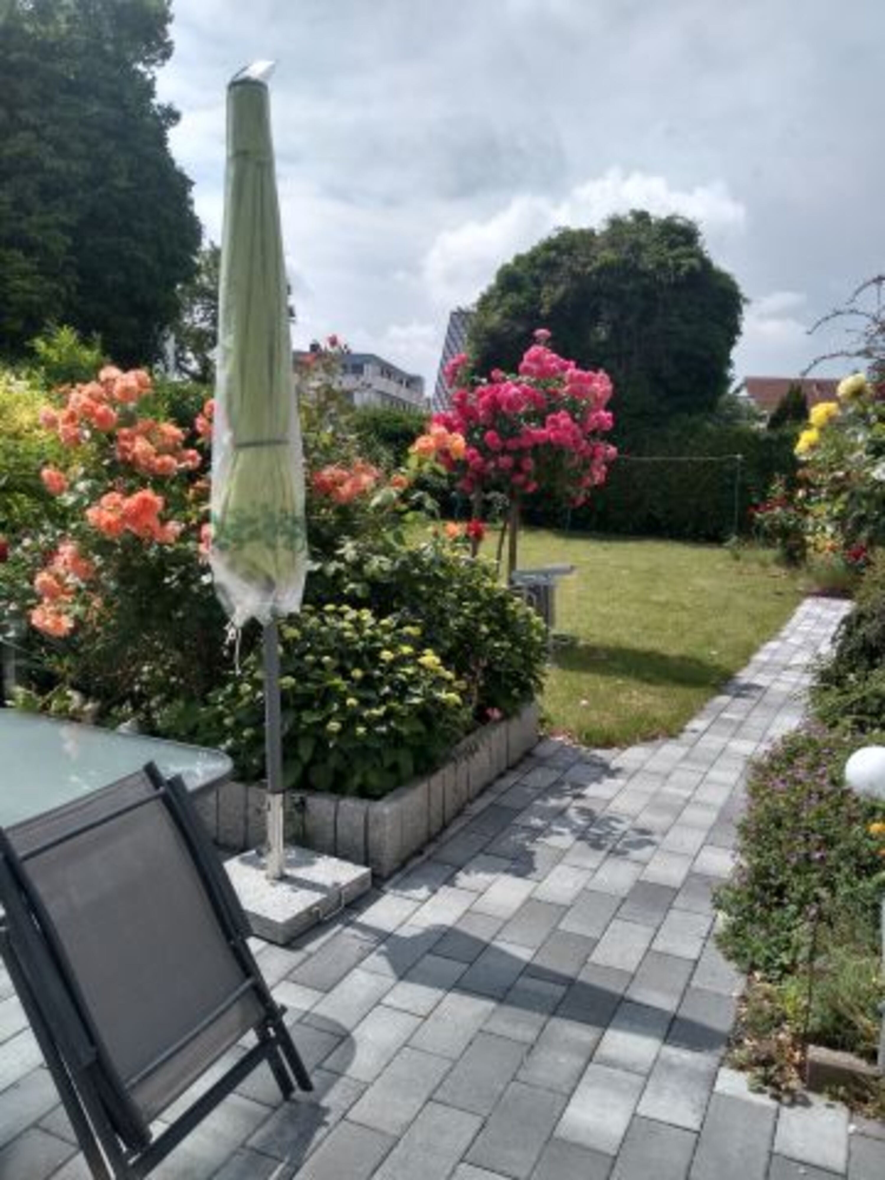 Terrasse mit Garten