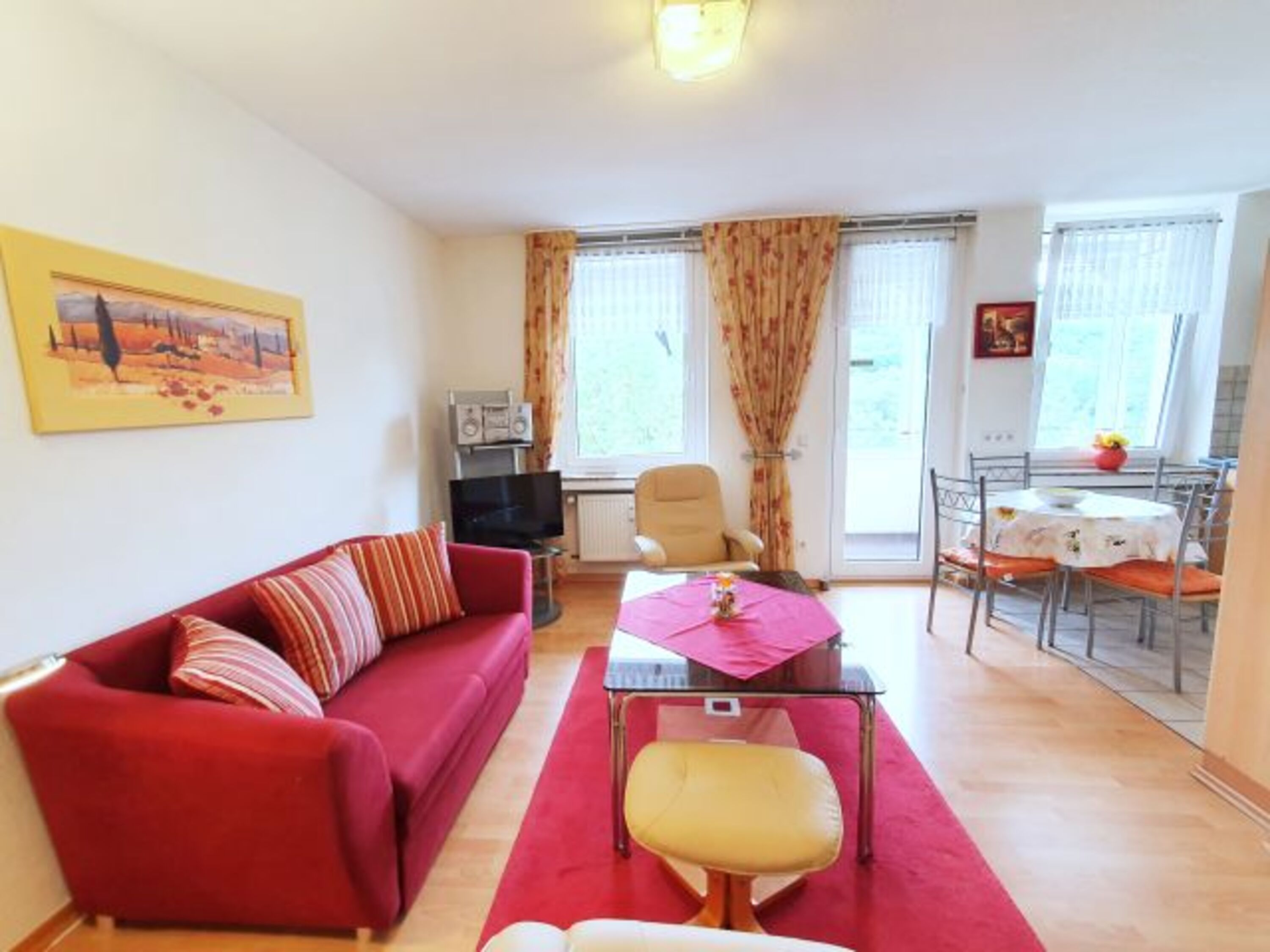 1.Stock mit Ausgang zum Balkon