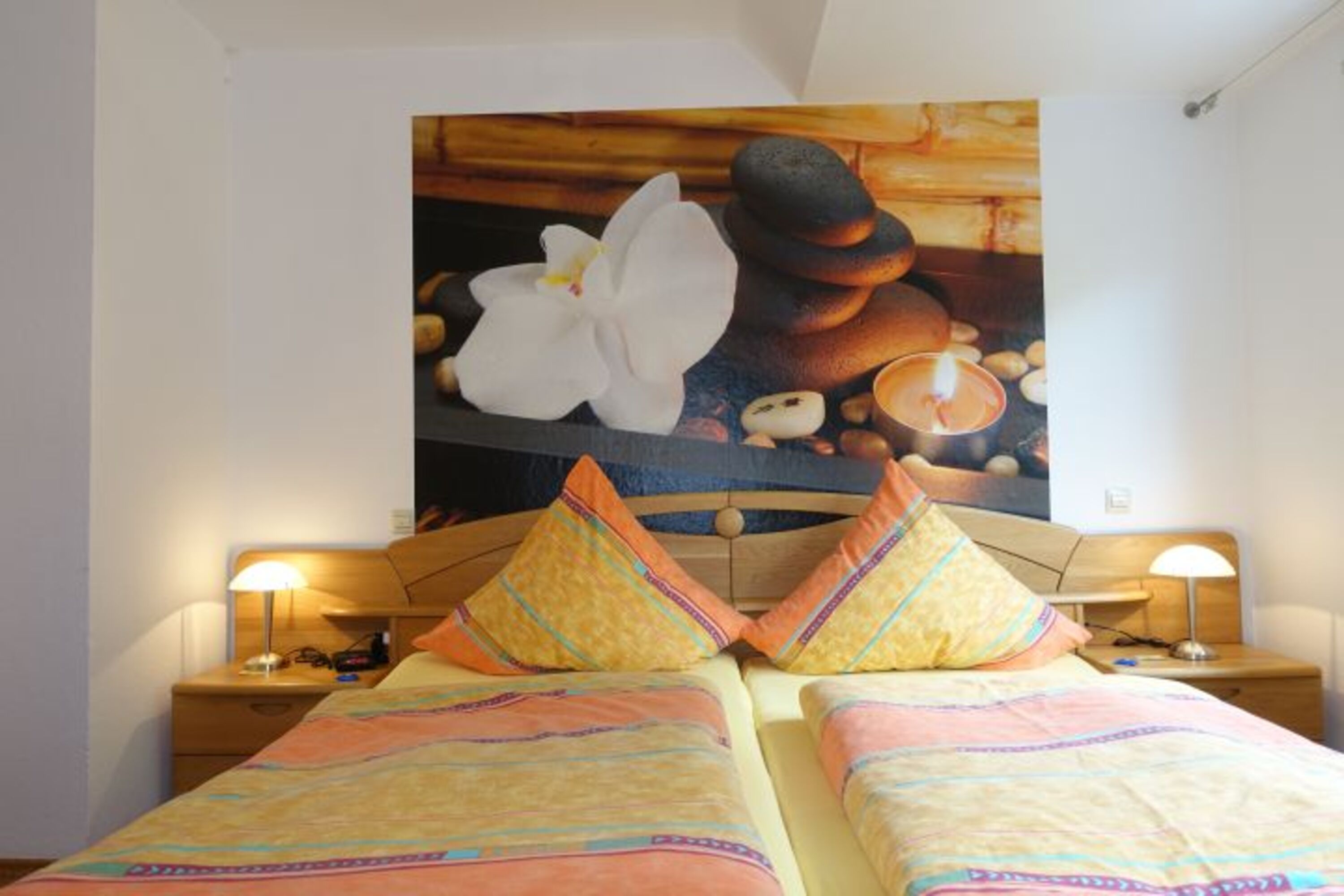 Schlafzimmer mit Doppelbett