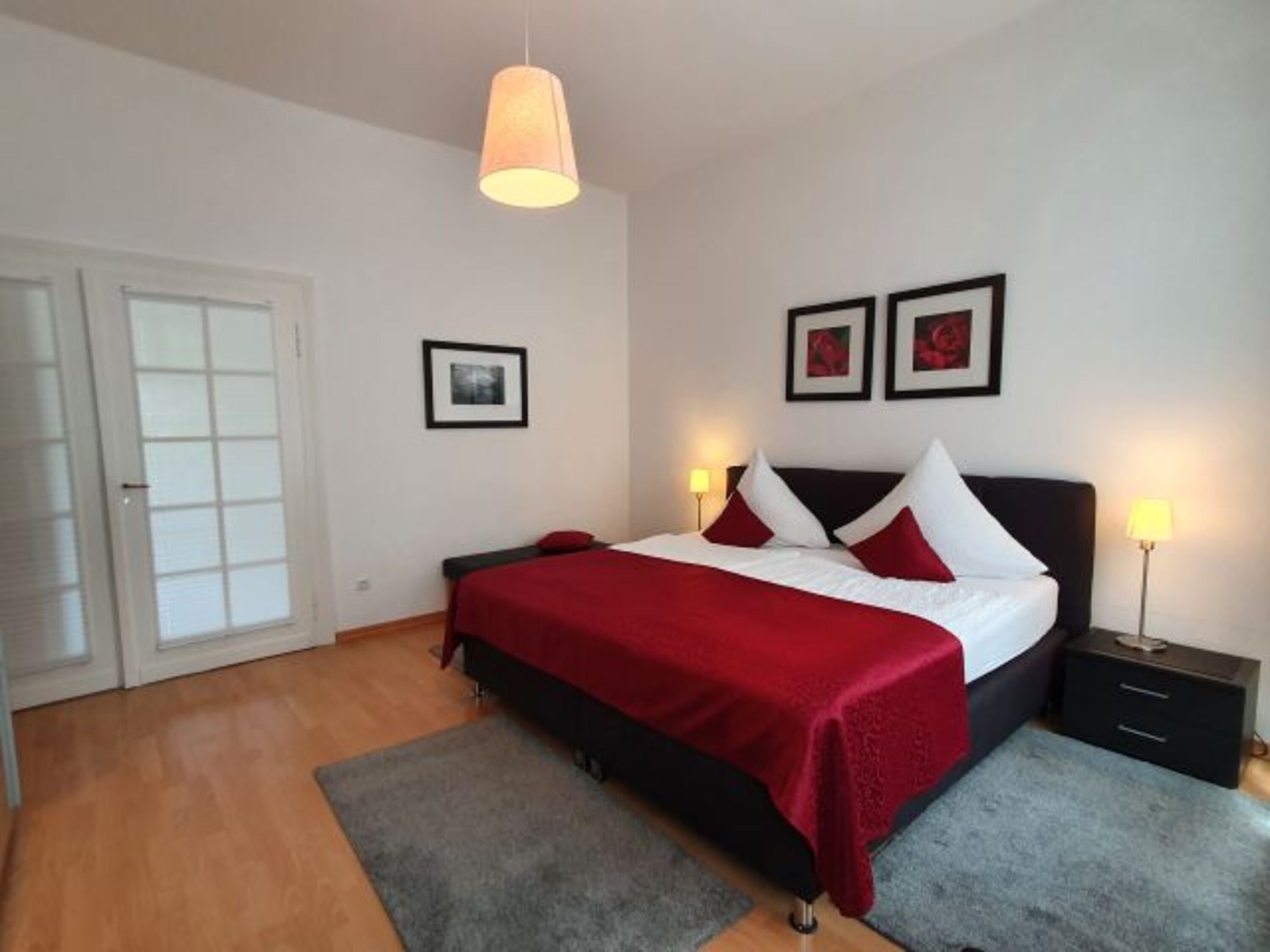 Schlafzimmer mit Schiebetür