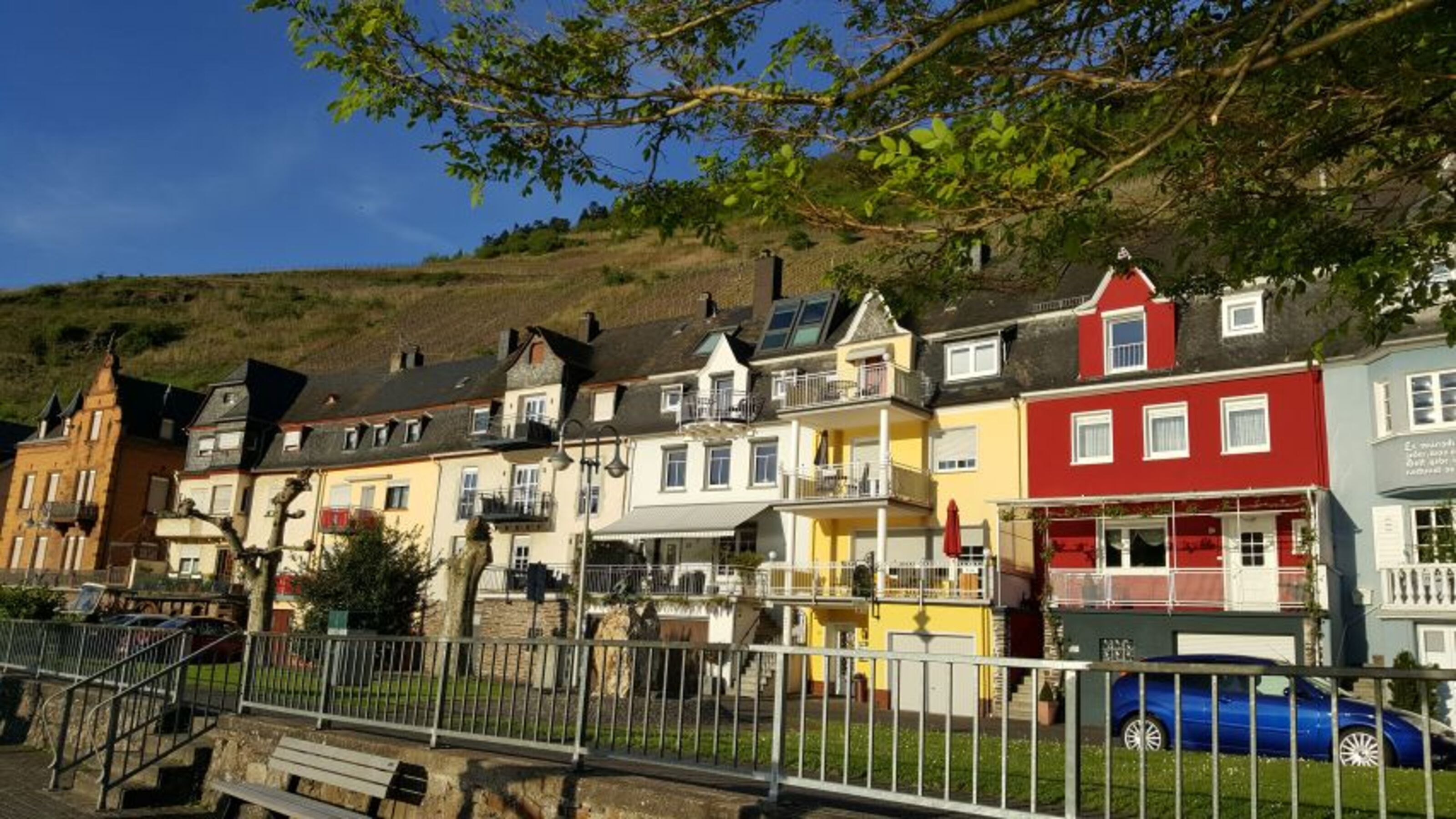 Schöne Lage in erster Reihe an der Moselpromenade