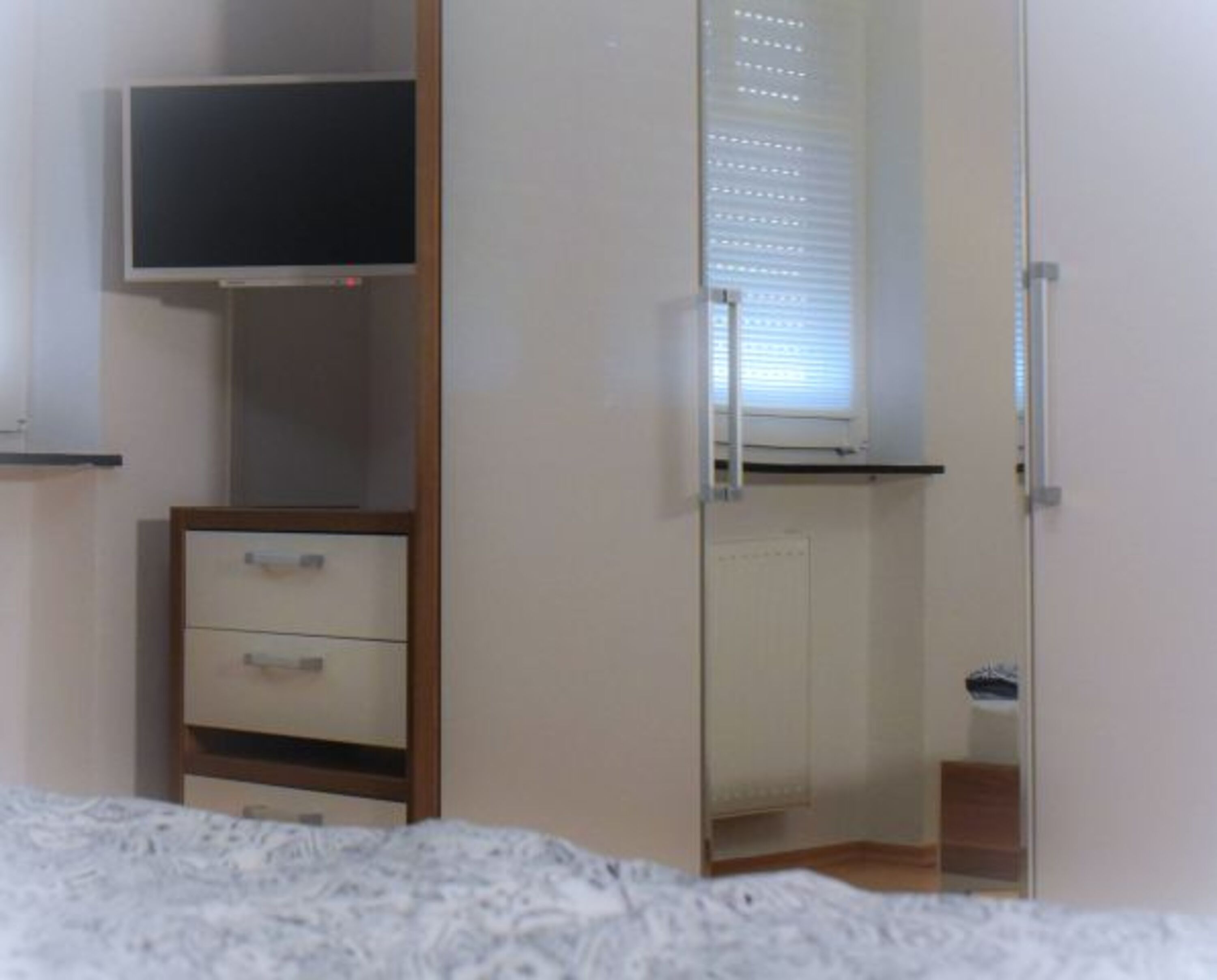Schlafraum mit Sat-TV