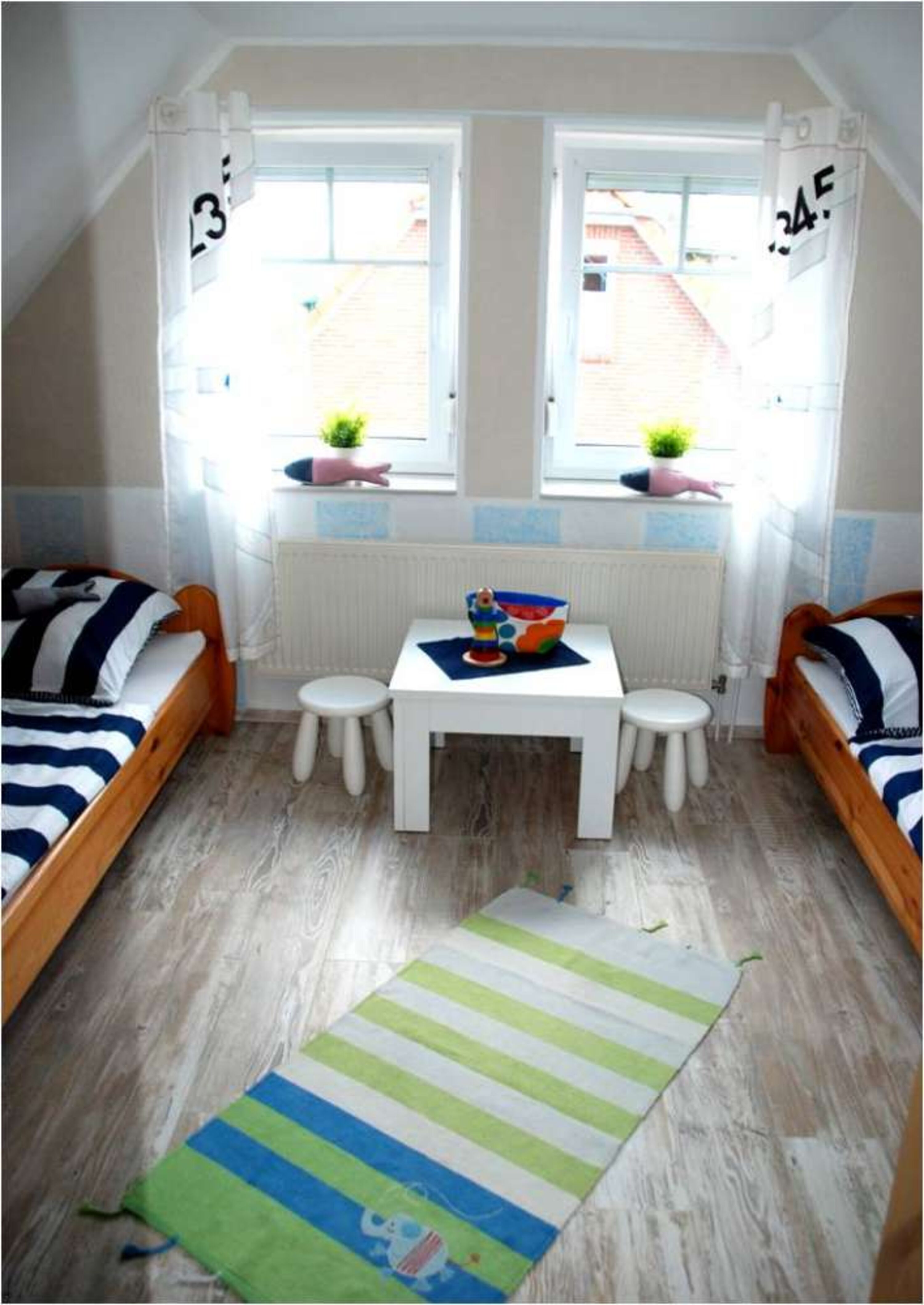 Kinderzimmer "Klabauterkiste" mit Spielszeug, Büchern, Spielen, CD, uvm.
