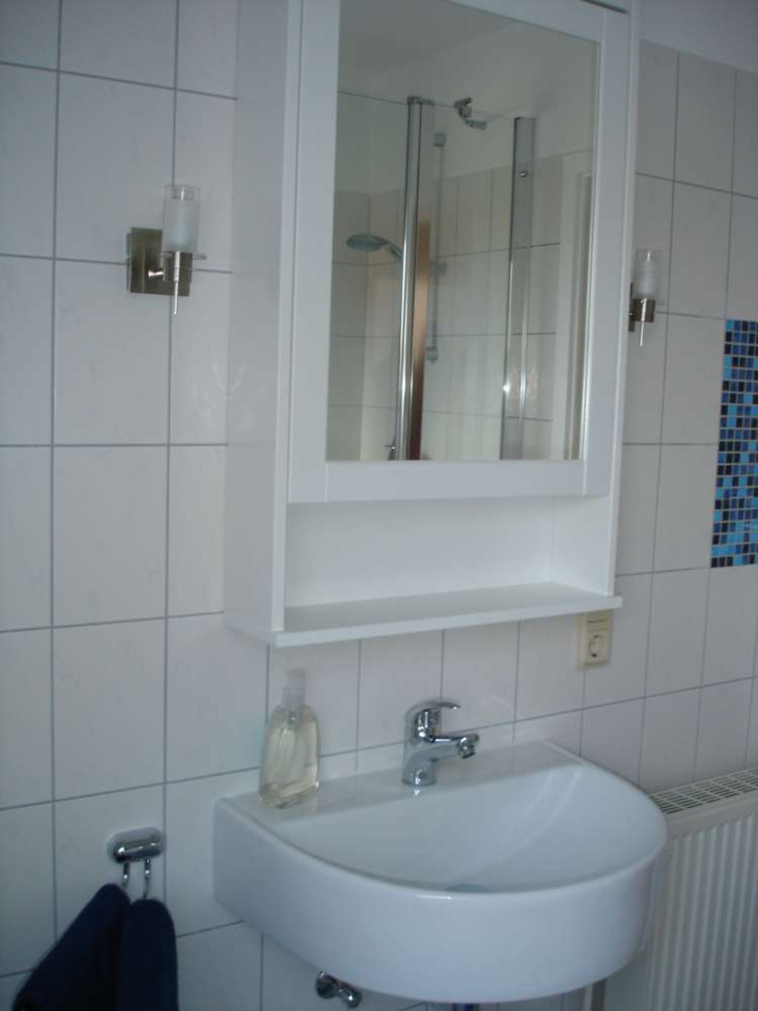 Bad mit Dusche im OG