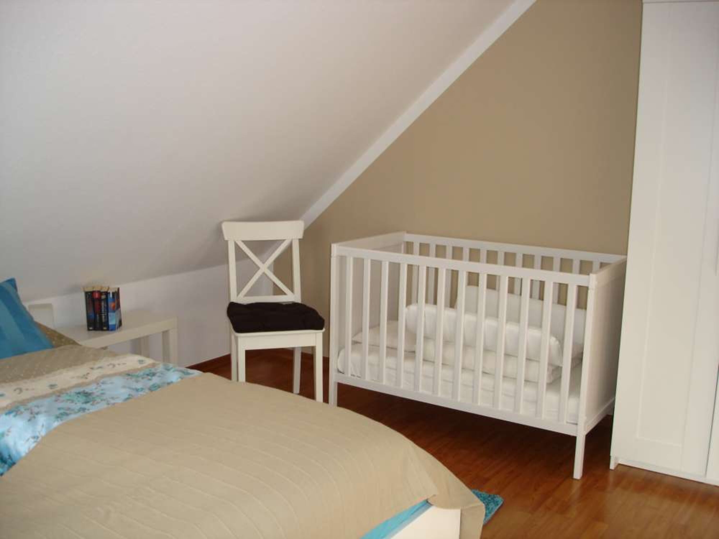 Schlafzimmer mit Doppelbett