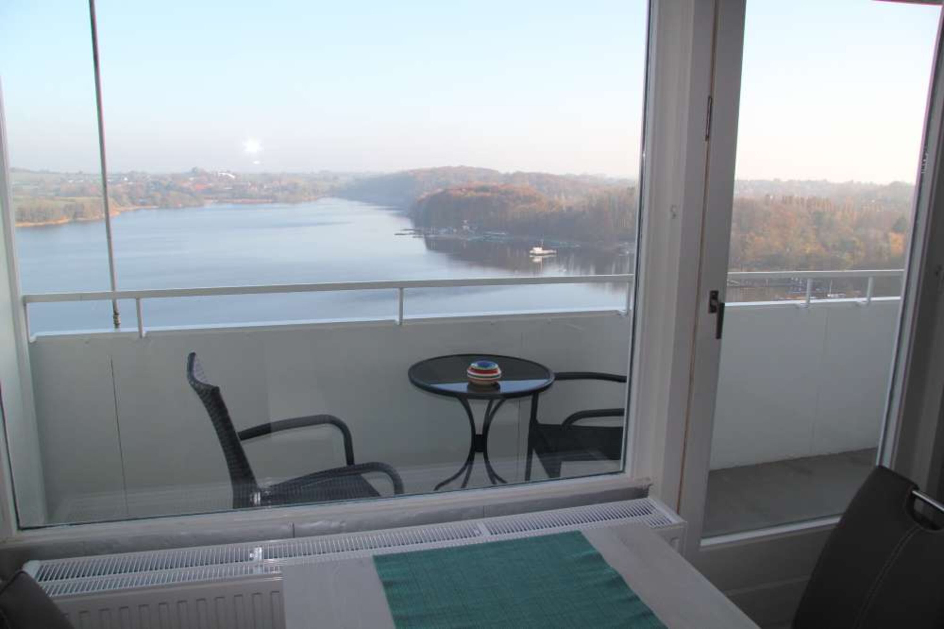 Ausblick vom Esszimmertisch Wohnzimmer
