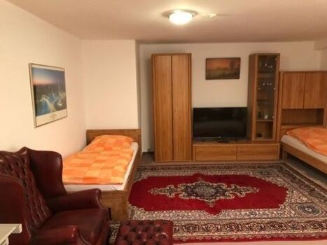Wohn-/Schlafzimmer (getrennte Betten) - Bett I