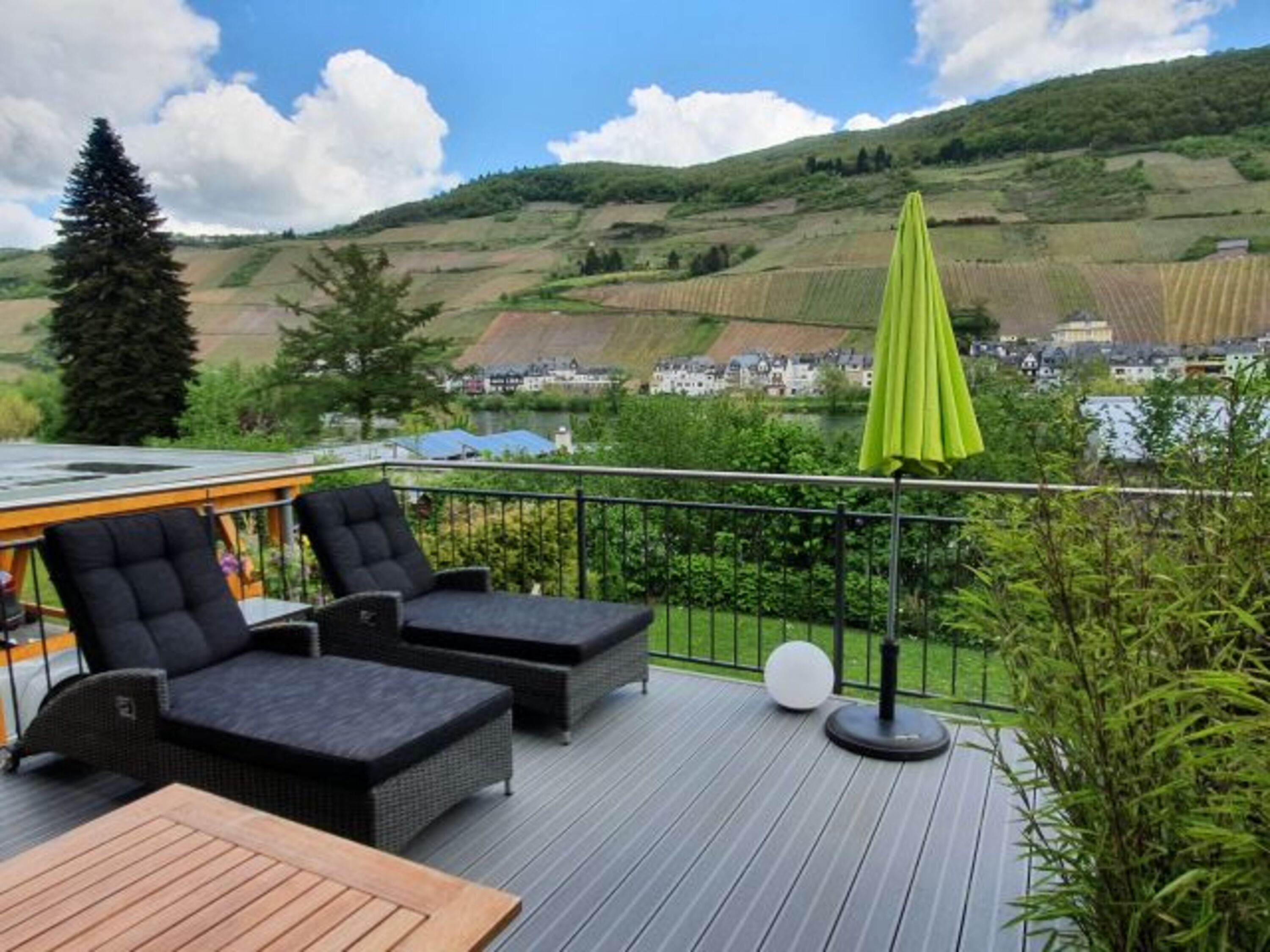 Balkon mit herrlicher Aussicht