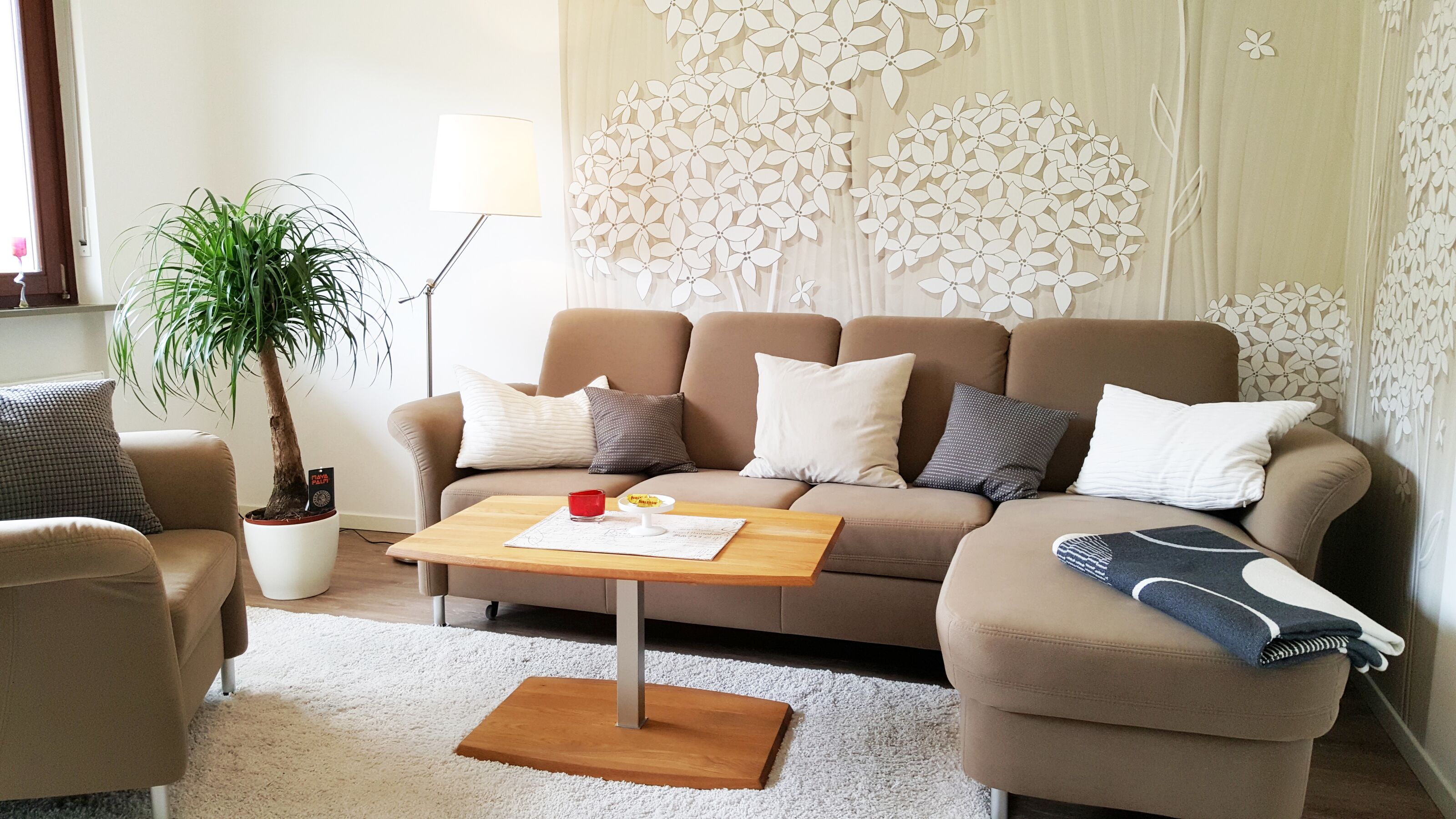 Die Couch ist zum Kuscheln ausziehbar